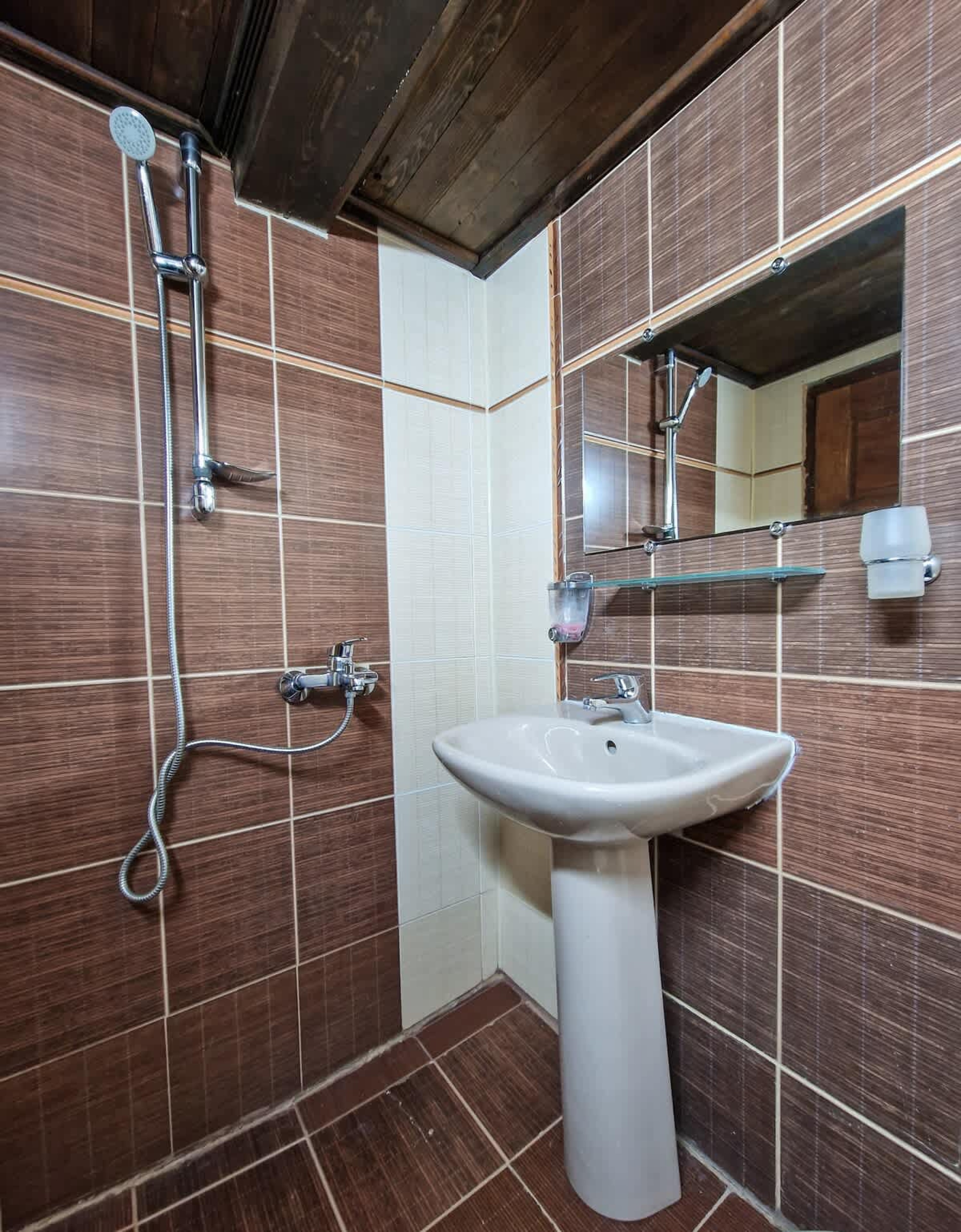 Scoutaround White Logo