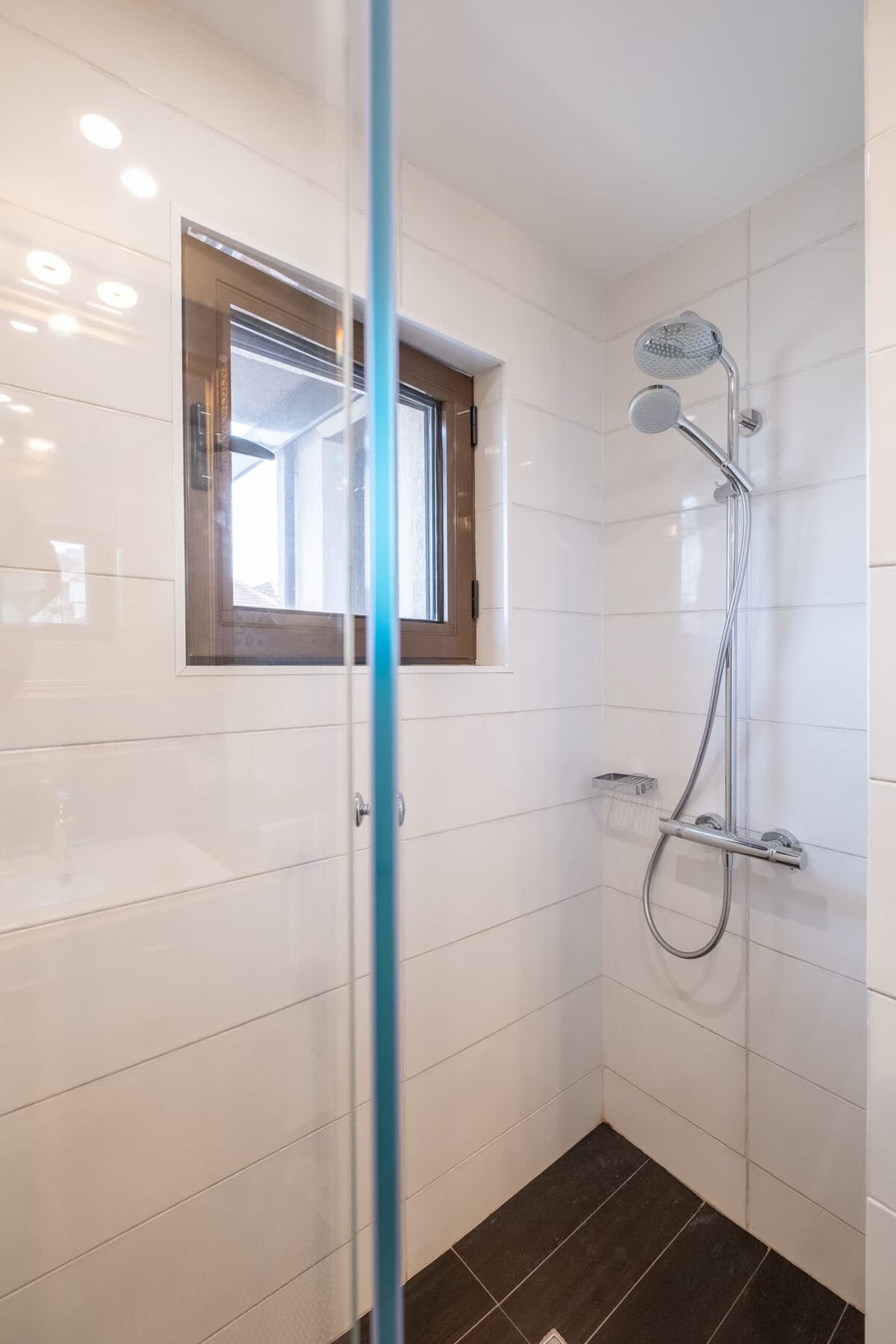 Scoutaround White Logo