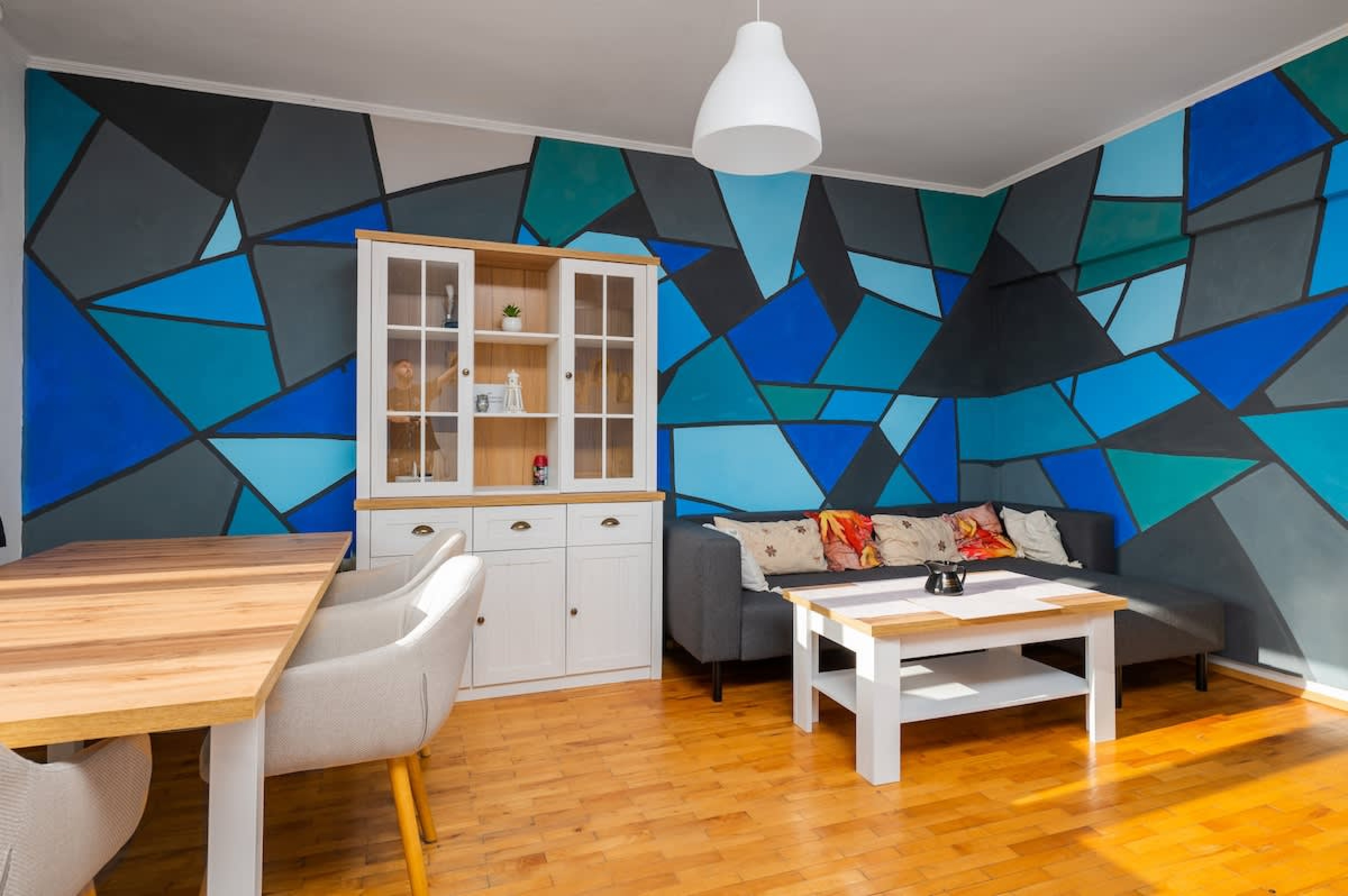 Scoutaround White Logo