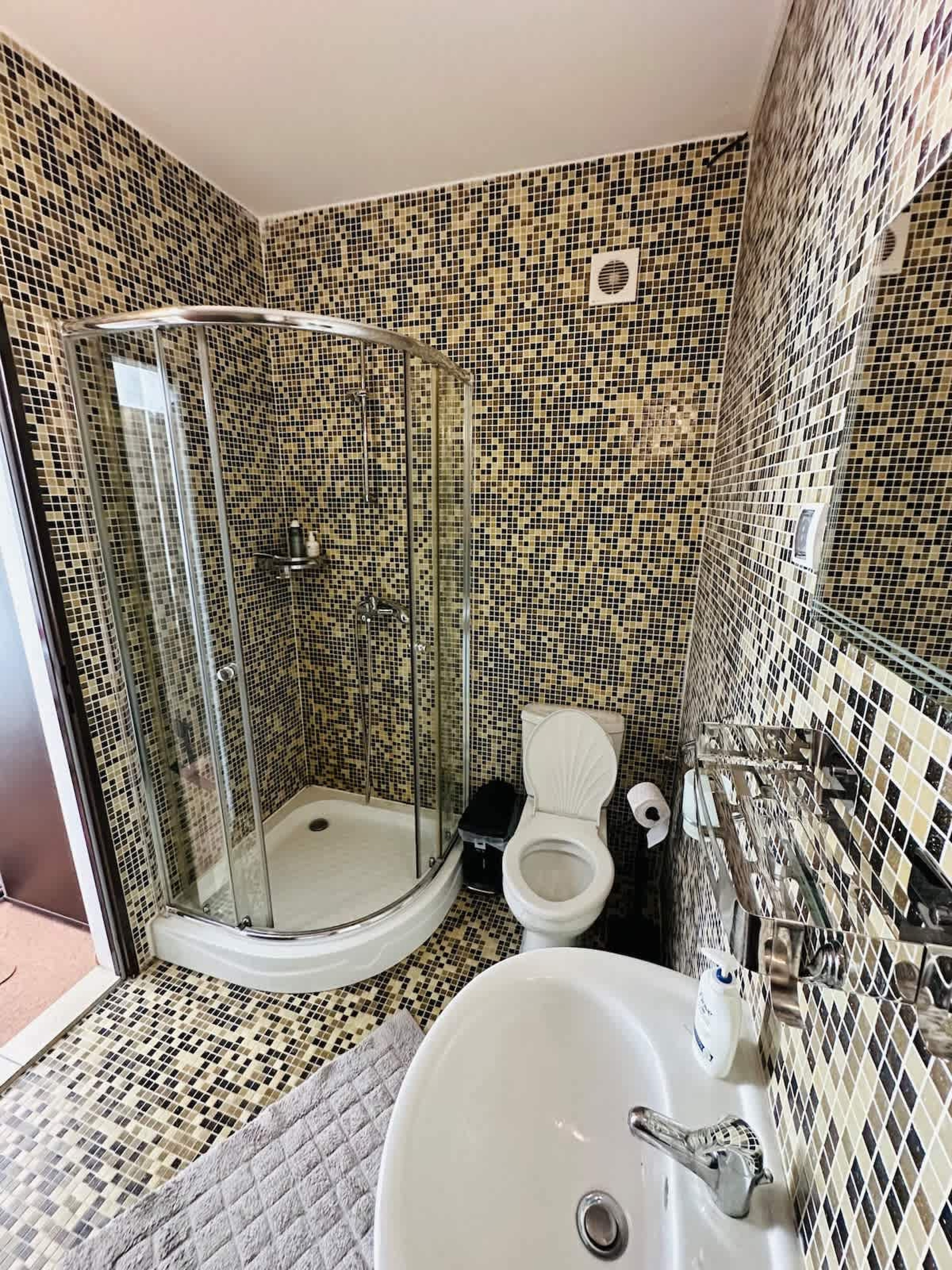 Coastal Vibes Studio Burgas - Photo 12