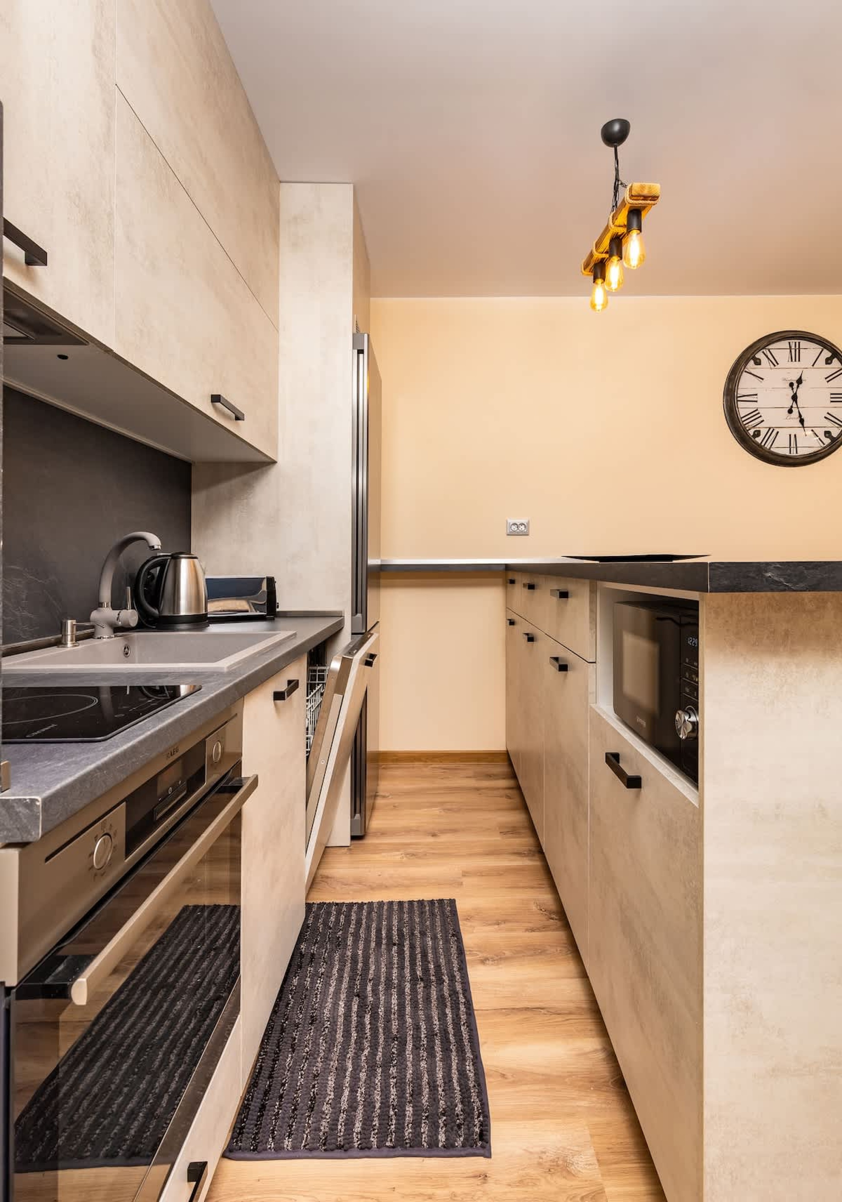 Scoutaround White Logo