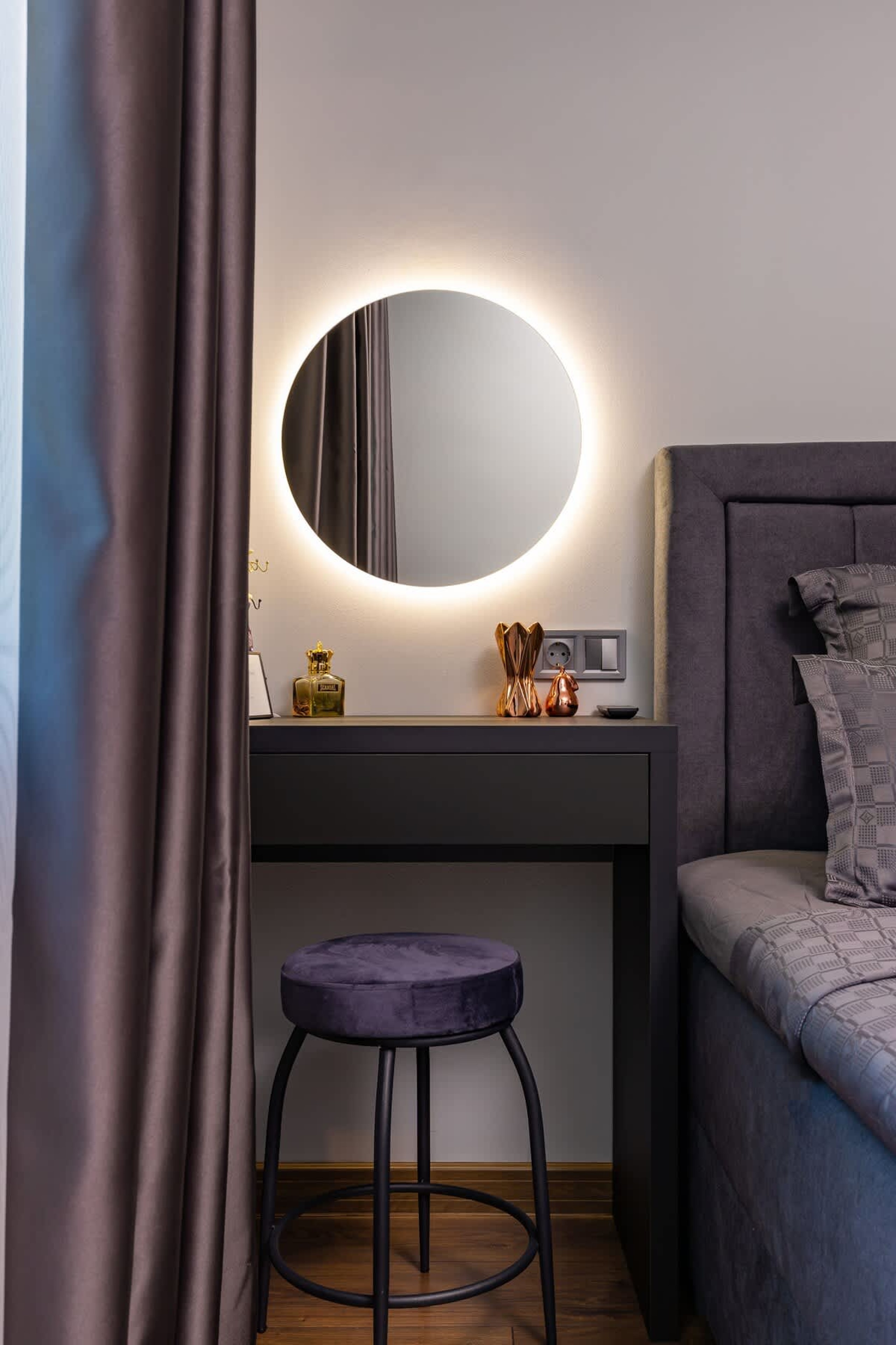 Scoutaround White Logo