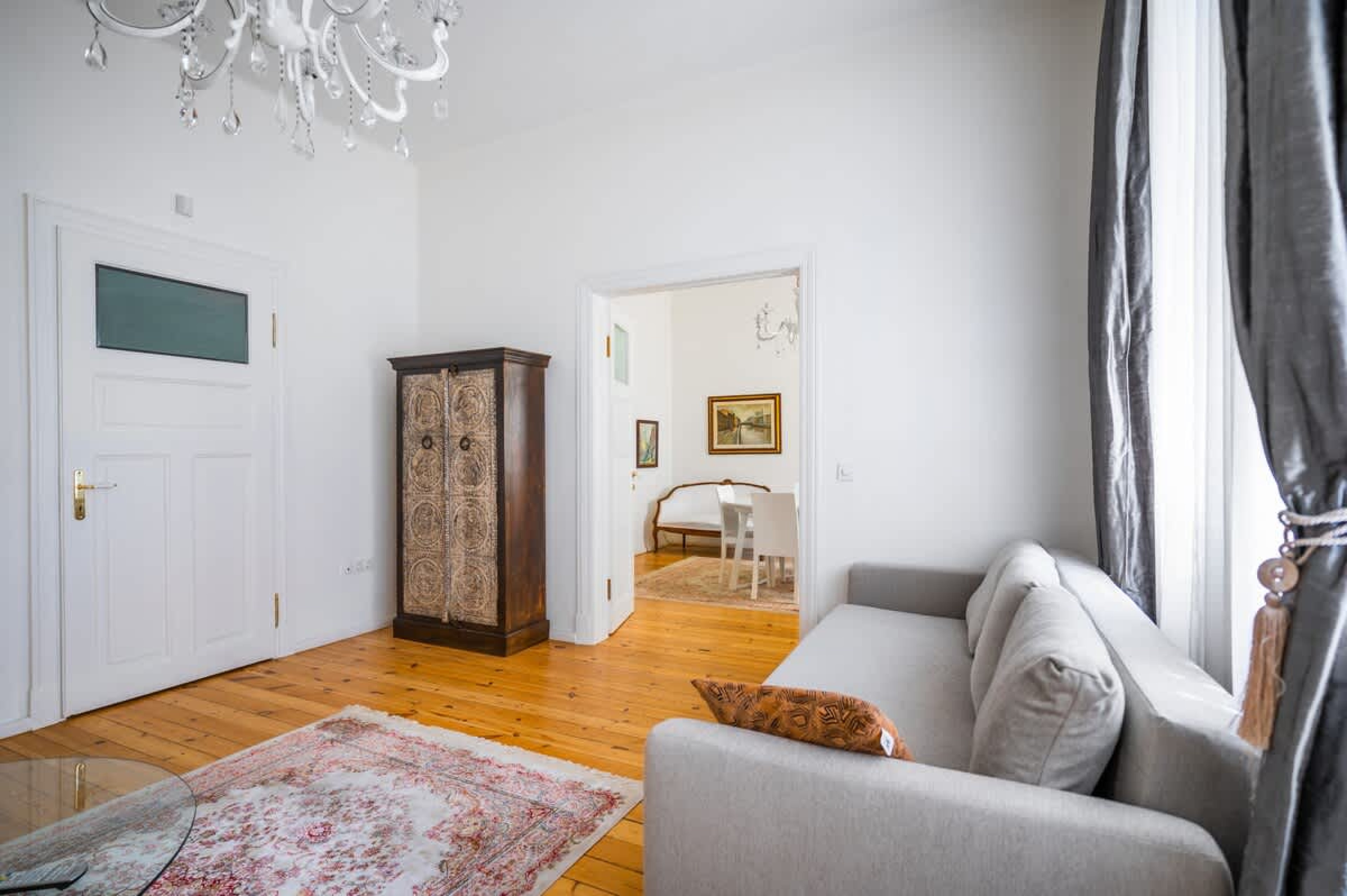 Scoutaround White Logo