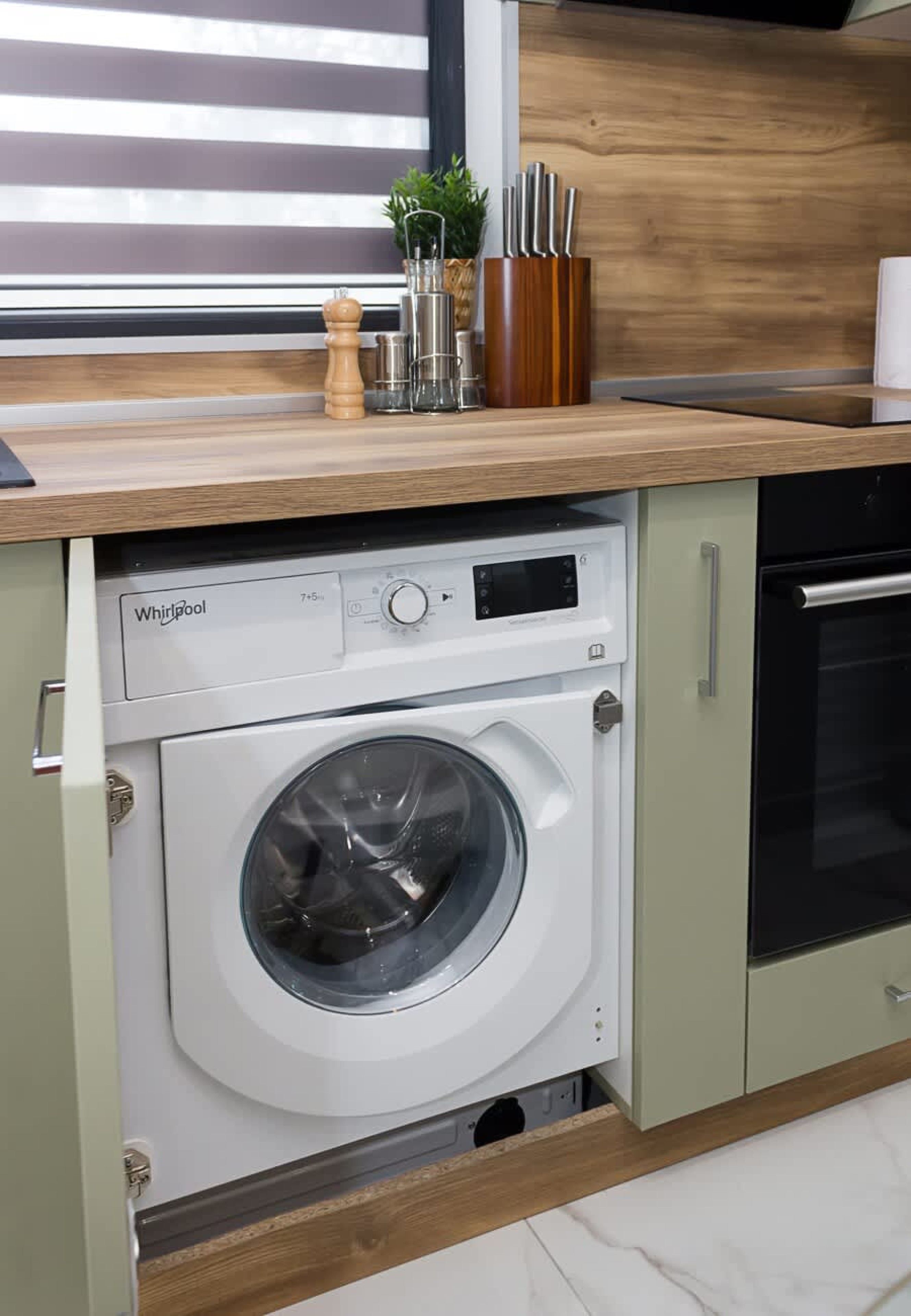 Scoutaround White Logo