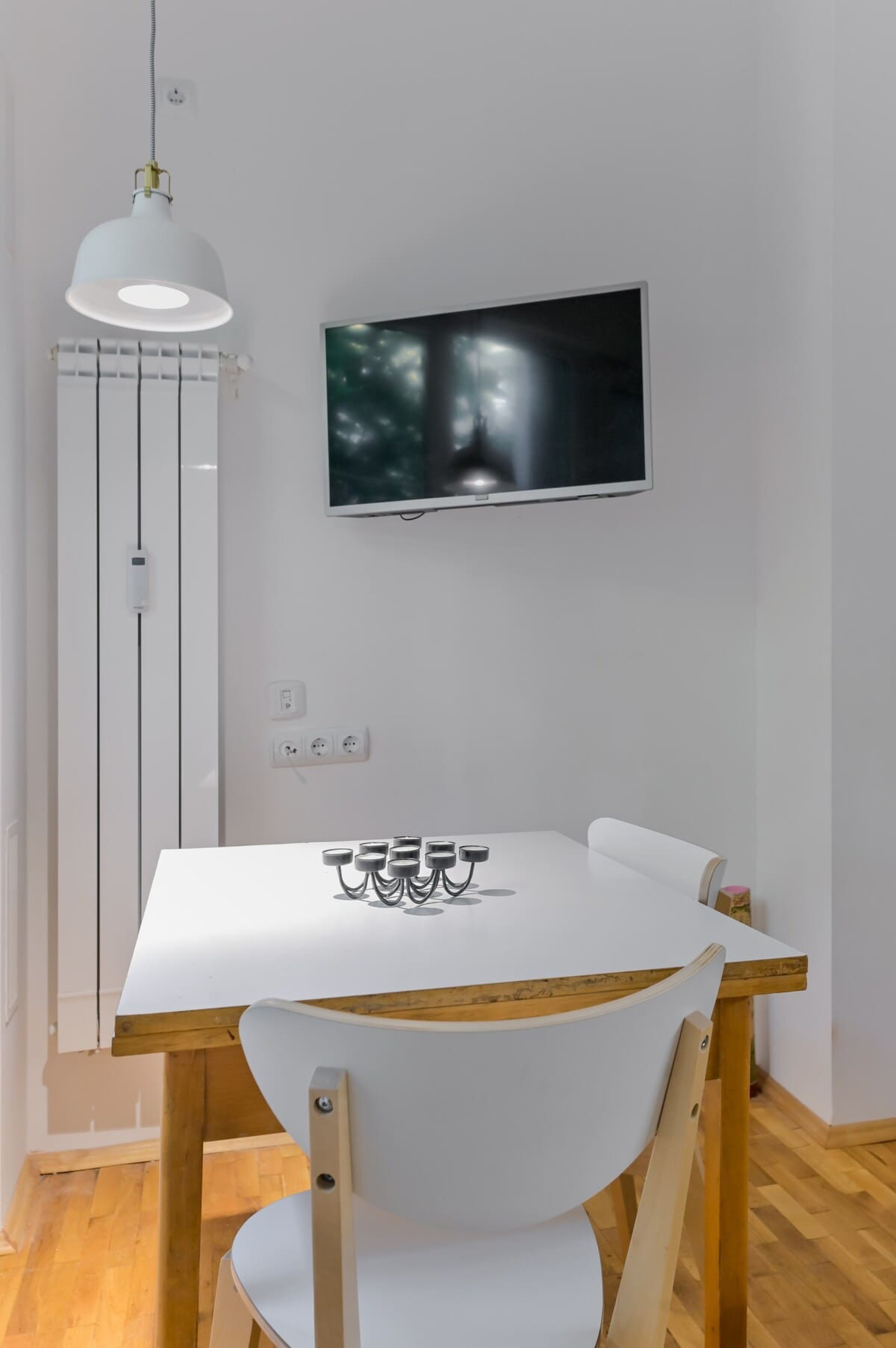 Bright Apartment in the Heart of the City - Photo 11