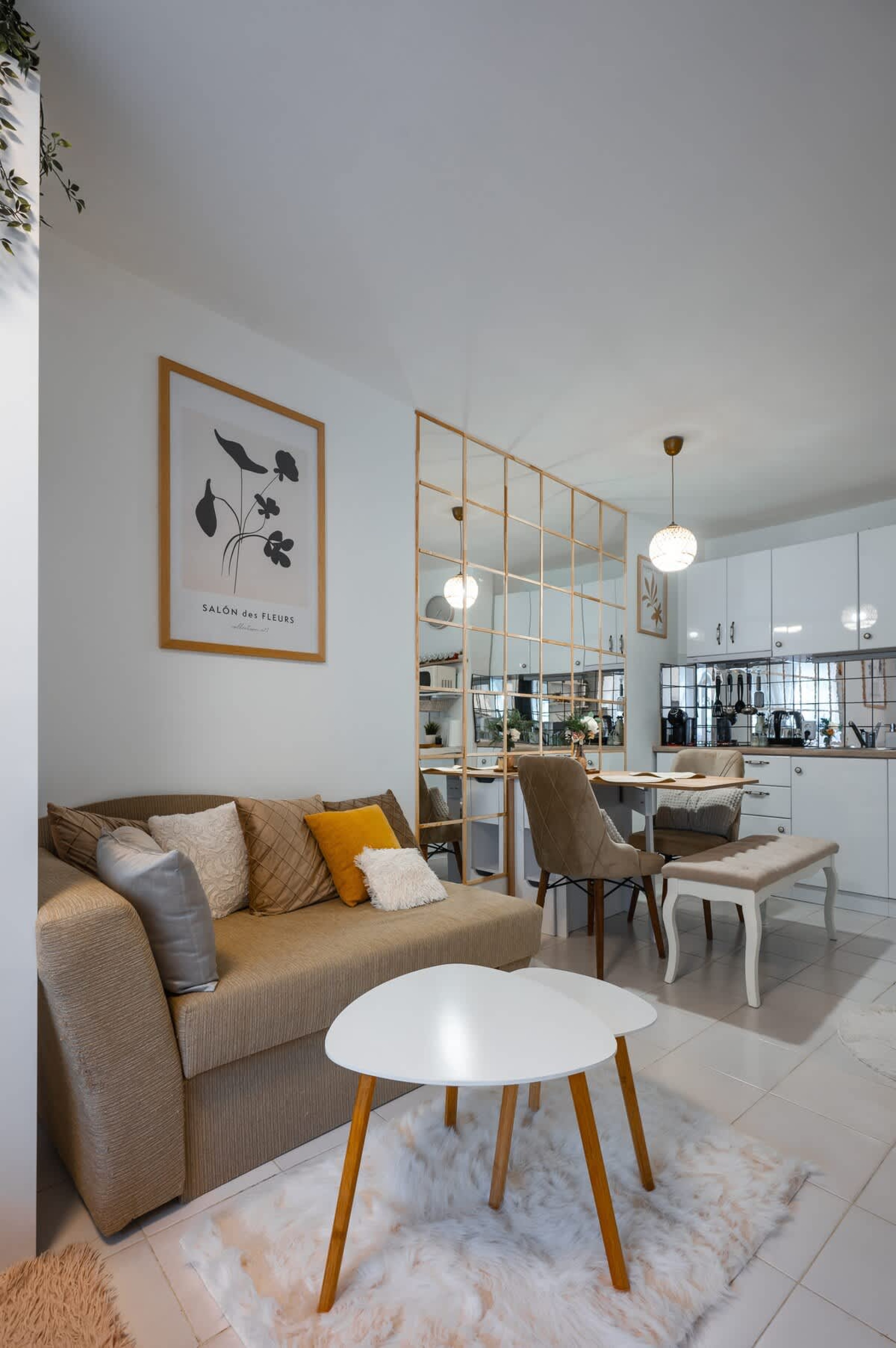 Scoutaround White Logo