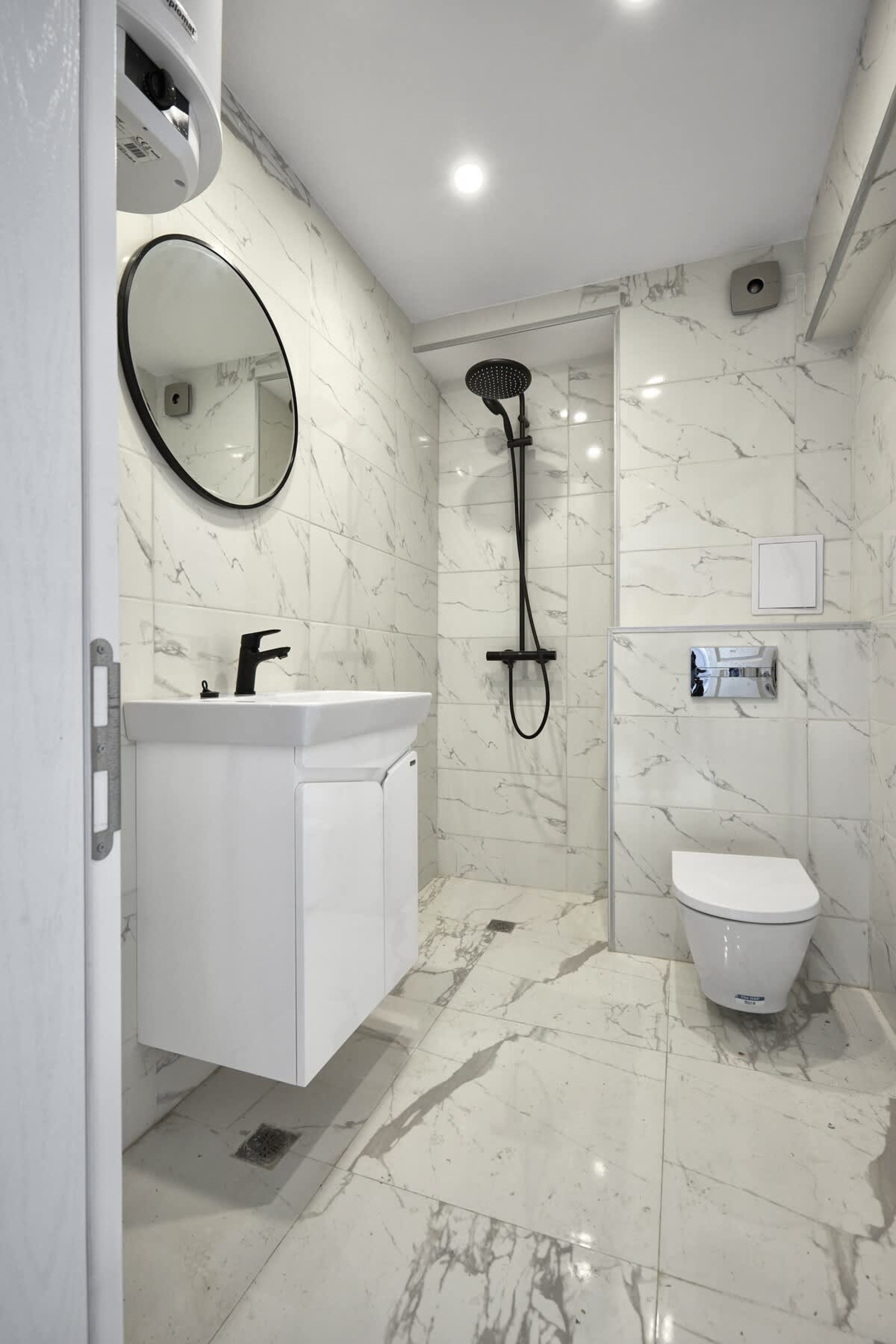 Scoutaround White Logo