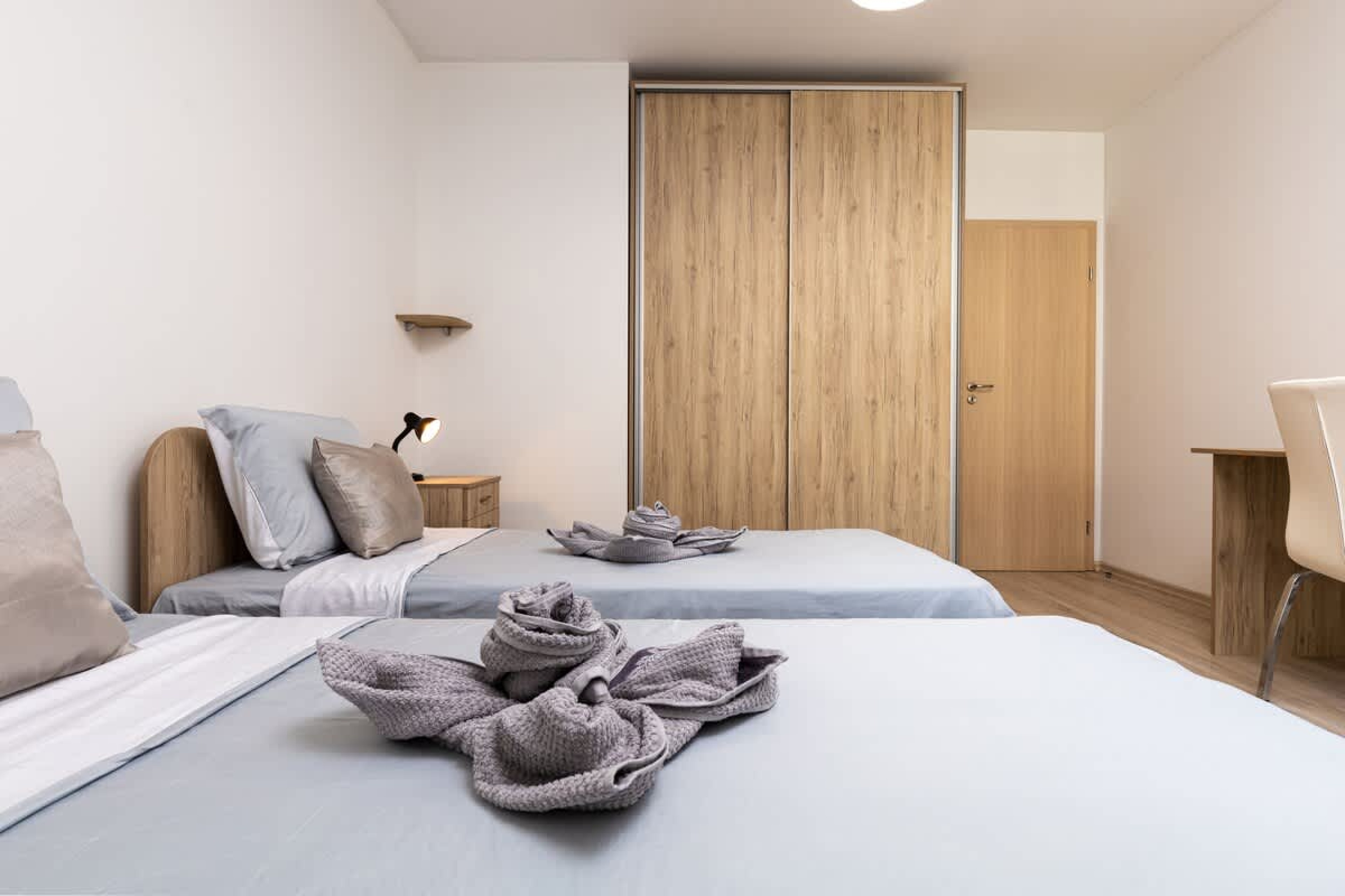 Stylish 2BD Apartment with a Nice Cozy Terrace - Photo 9