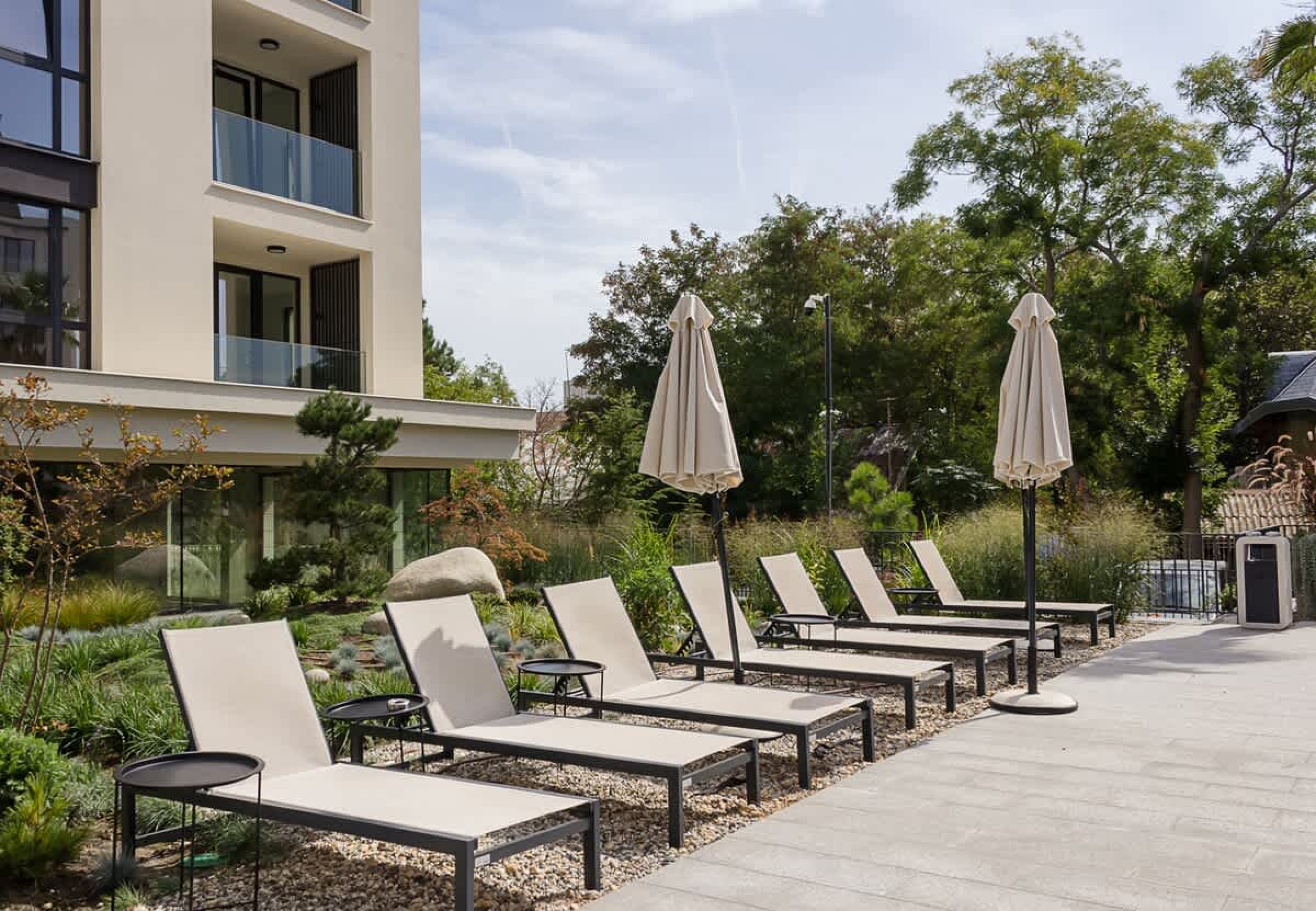 Scoutaround White Logo