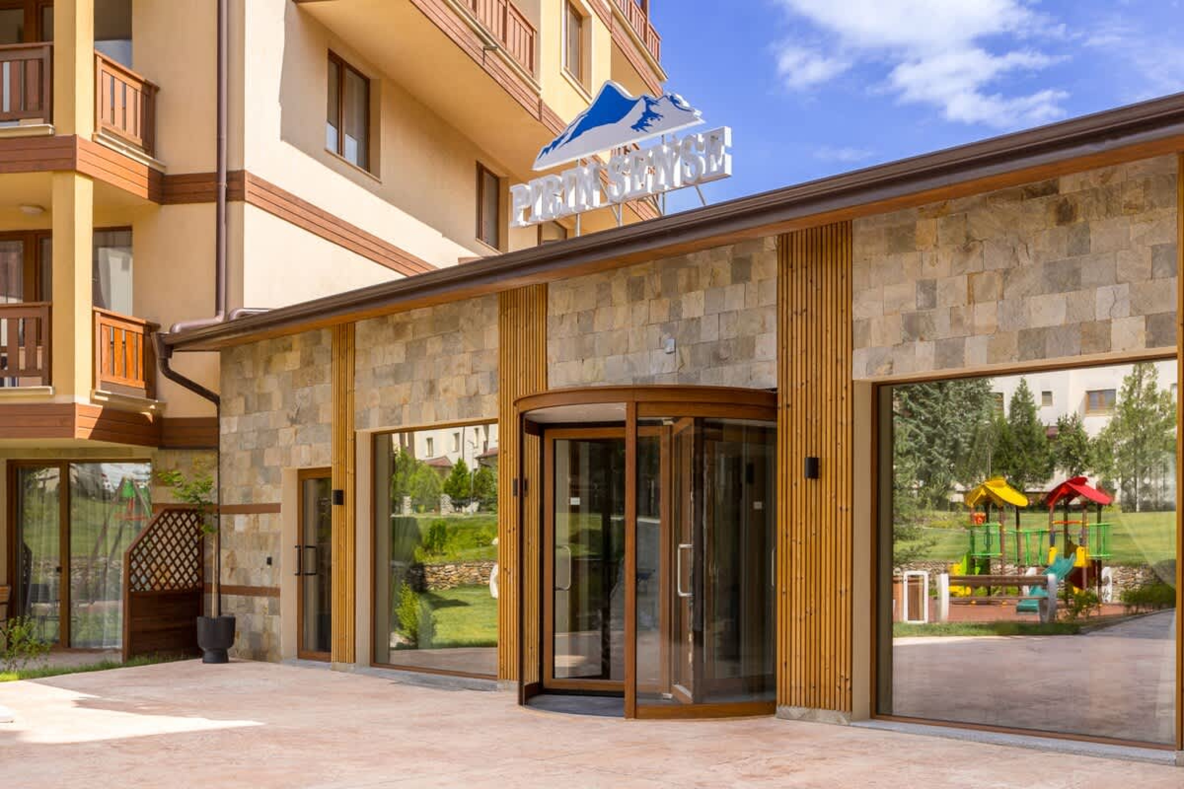 Scoutaround White Logo