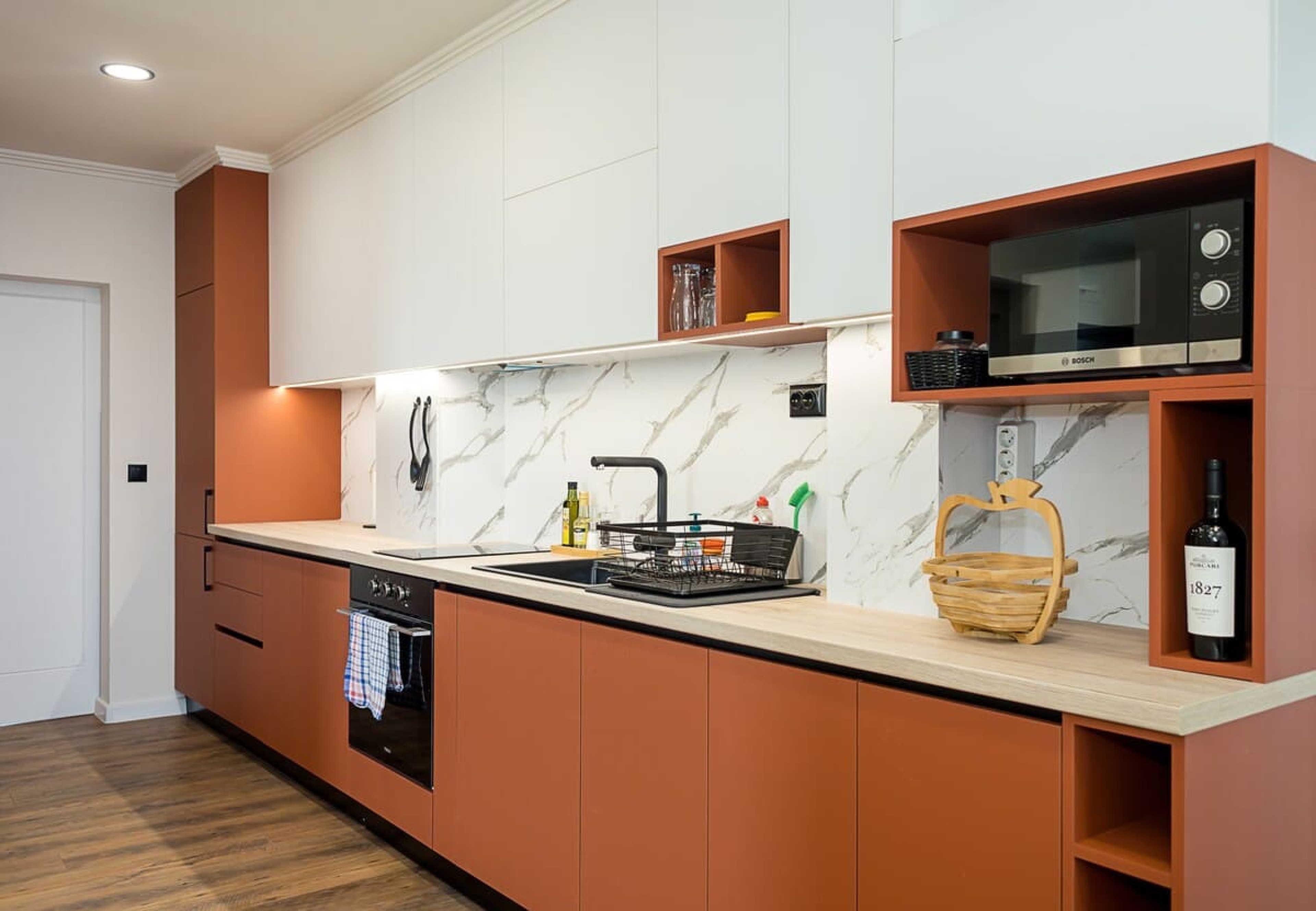 Scoutaround White Logo