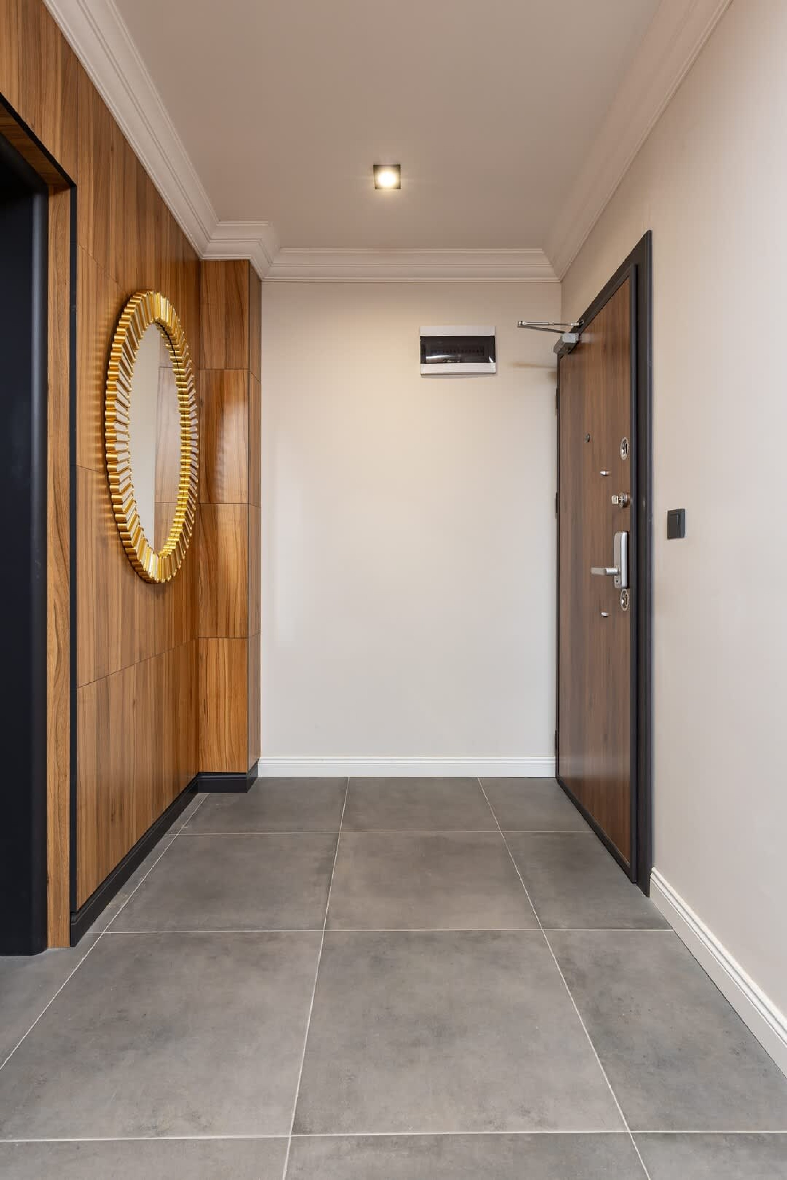 Scoutaround White Logo