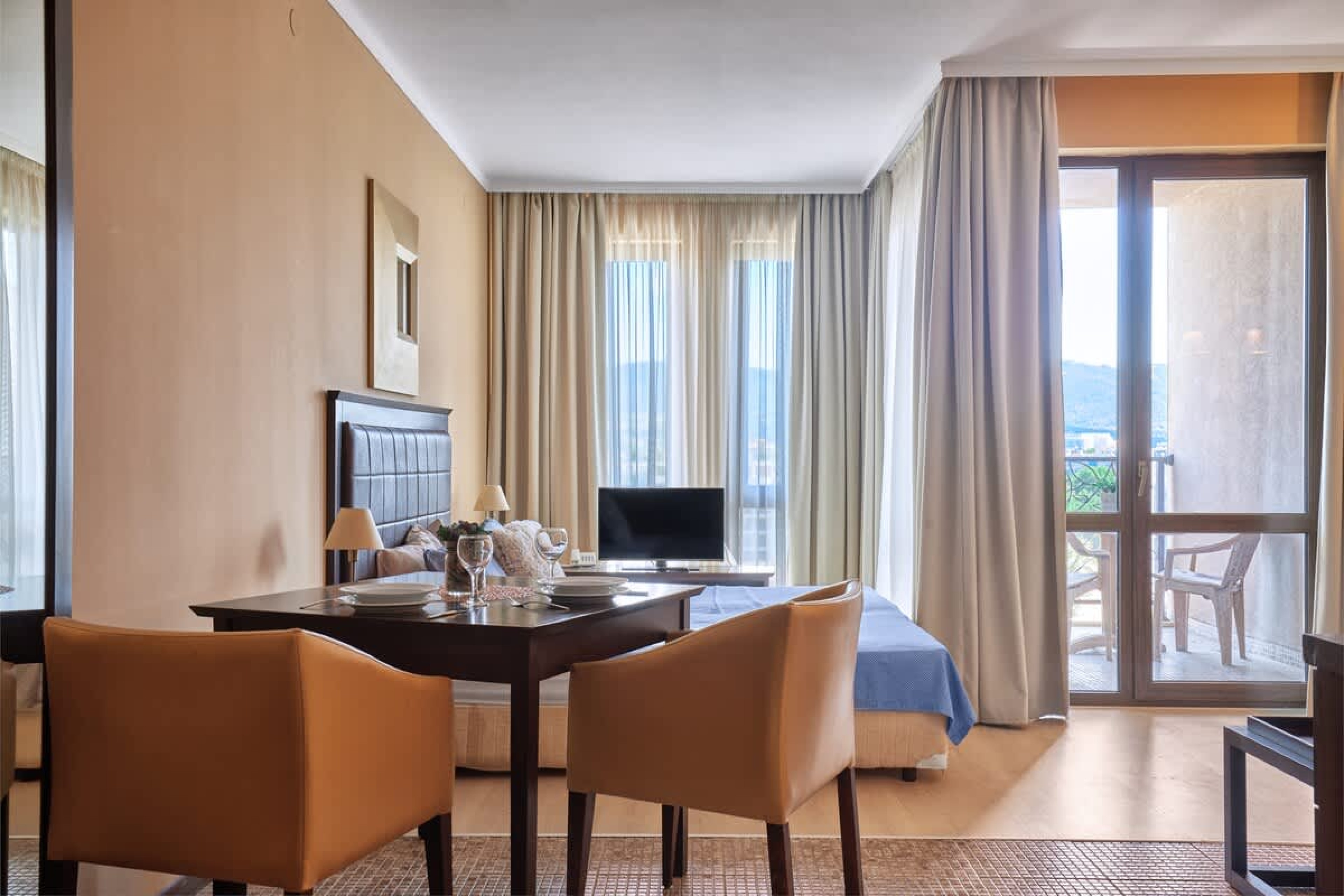 Scoutaround White Logo