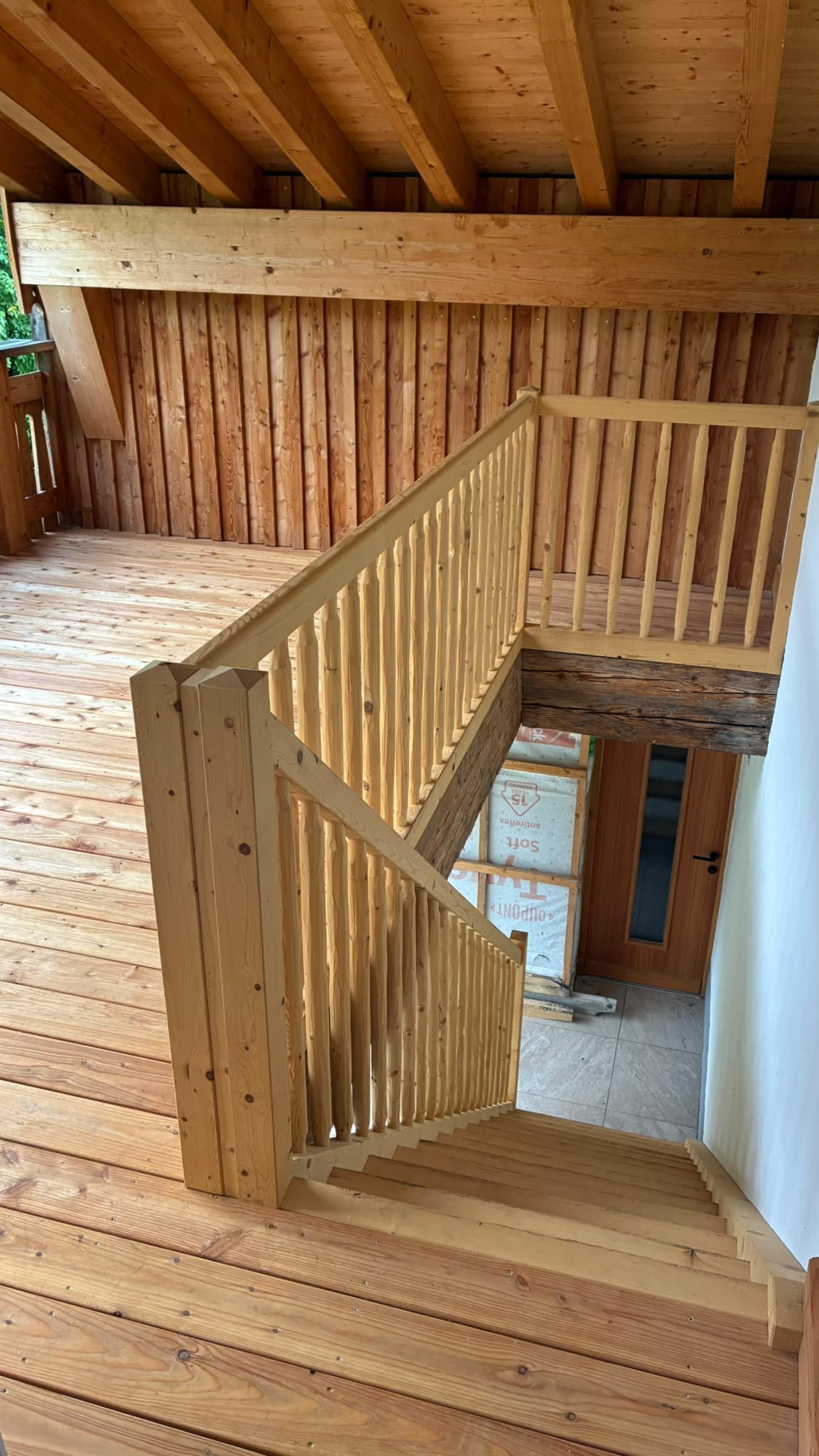 Main circulation / stairs