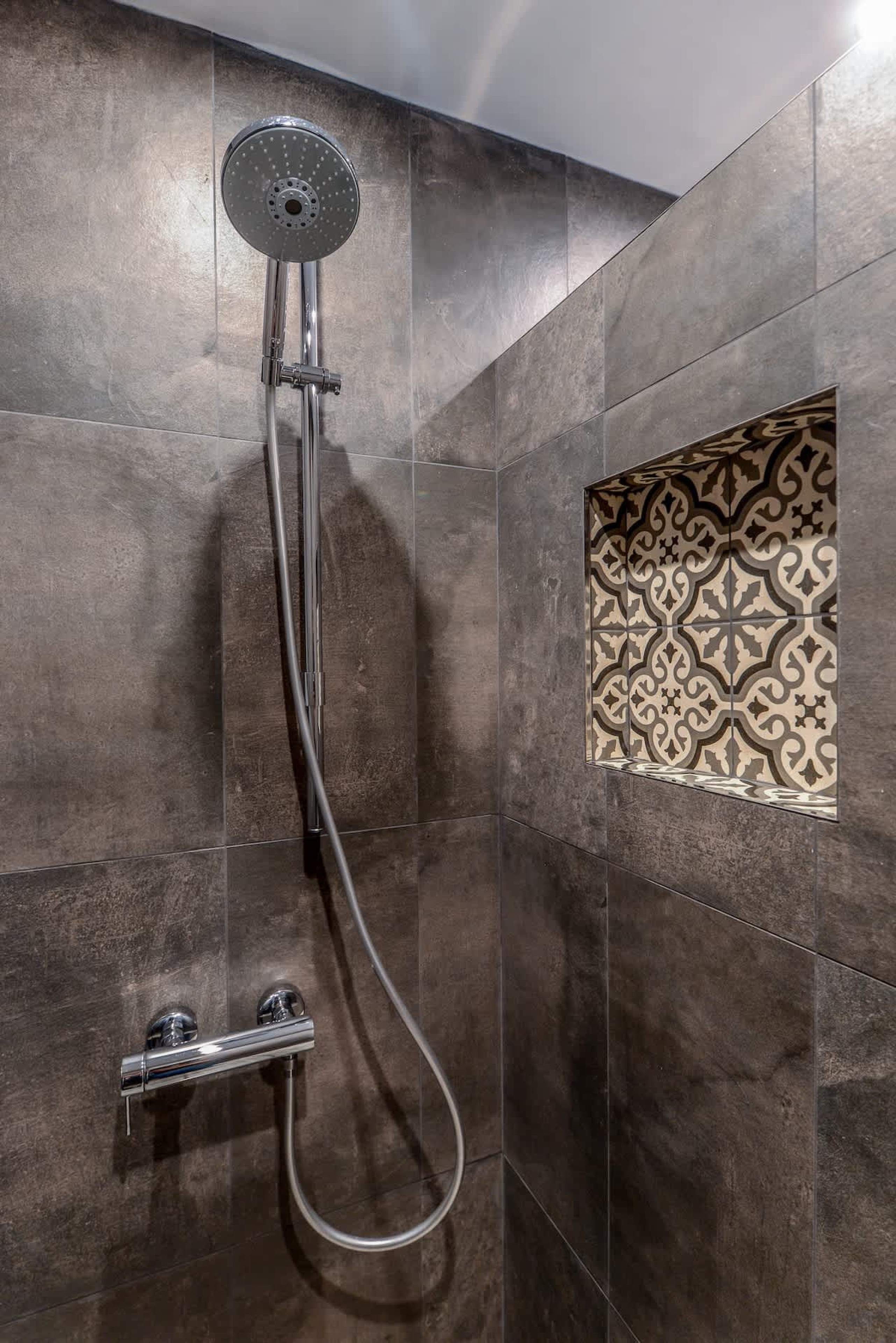 Scoutaround White Logo