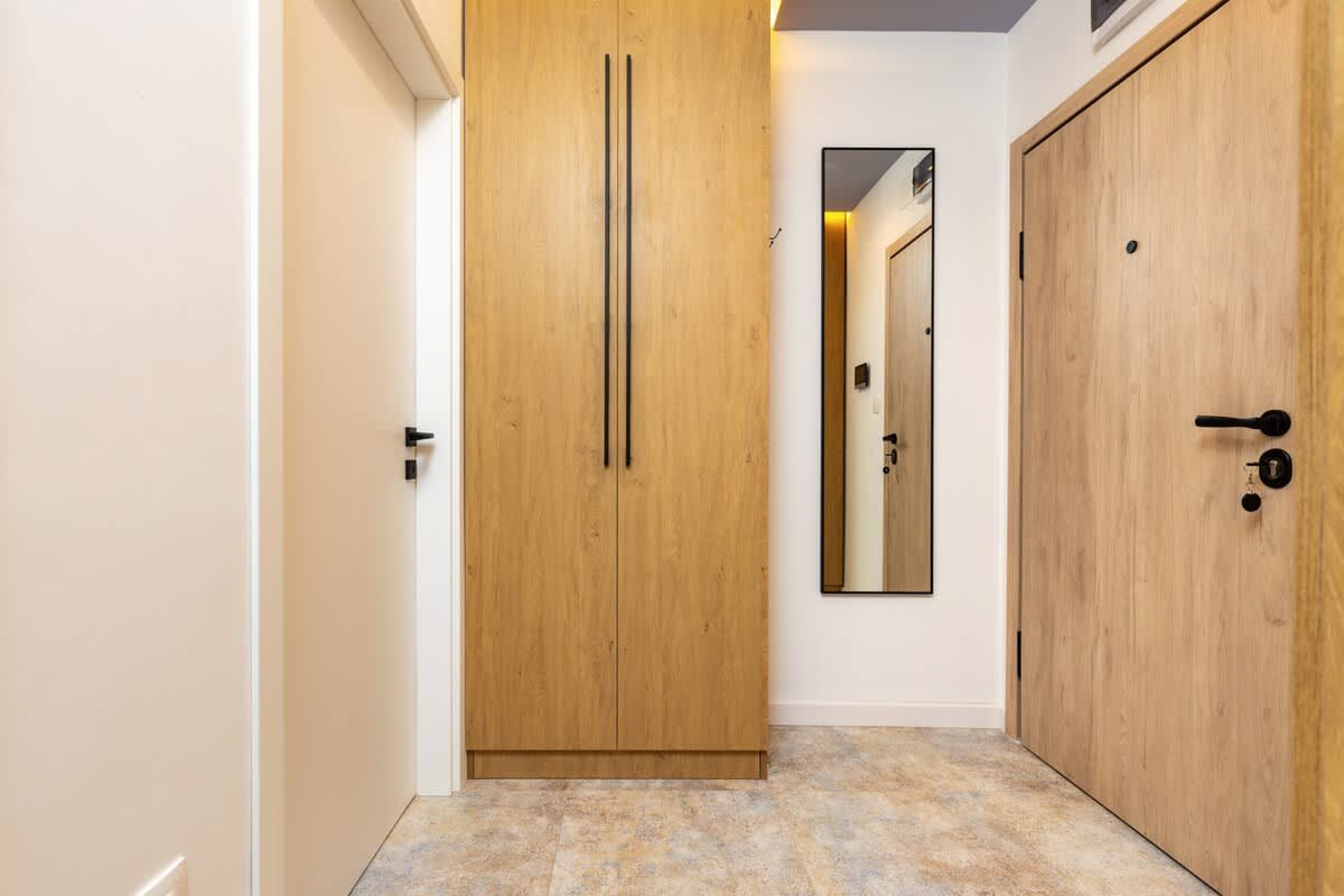 Scoutaround White Logo