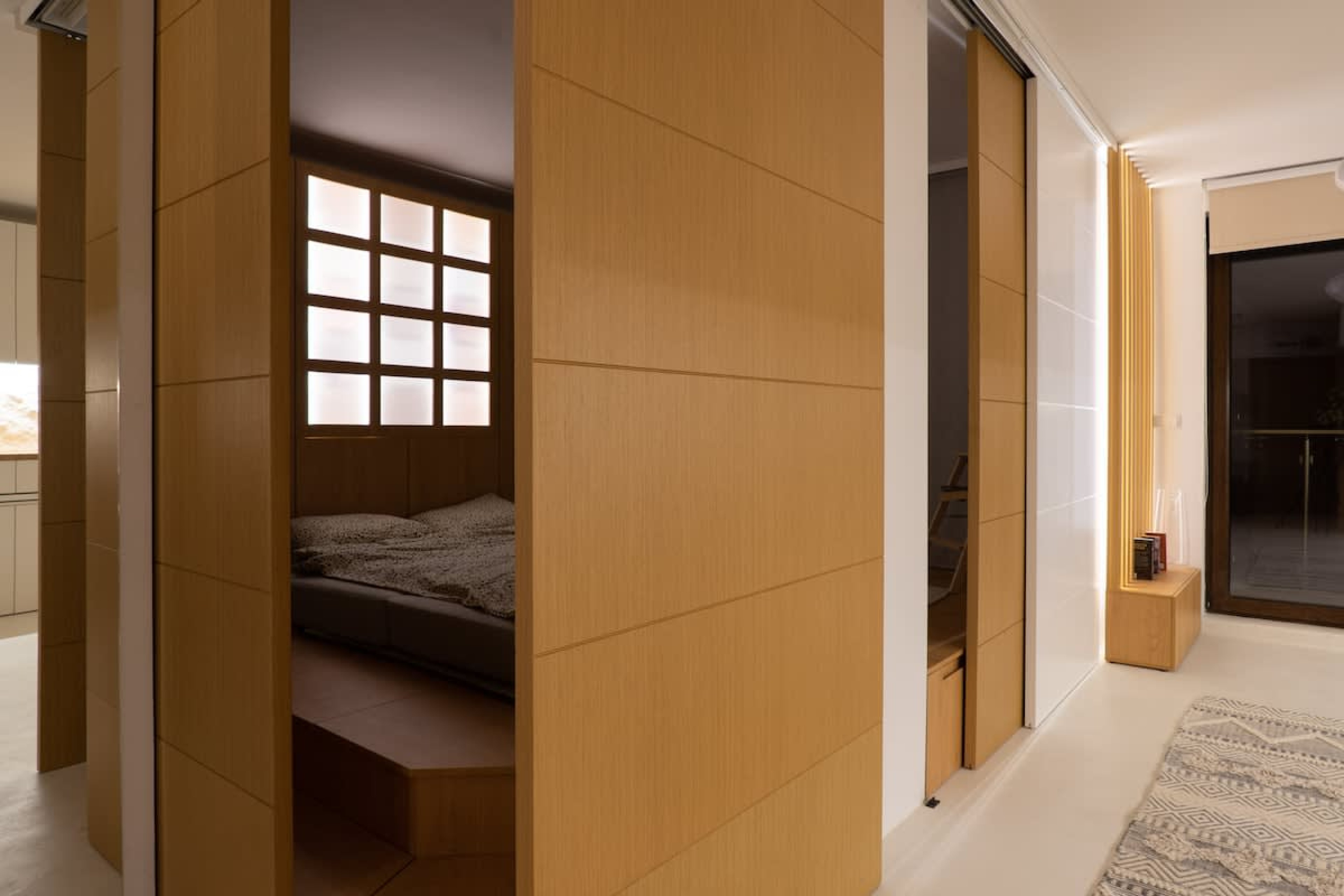 Scoutaround White Logo