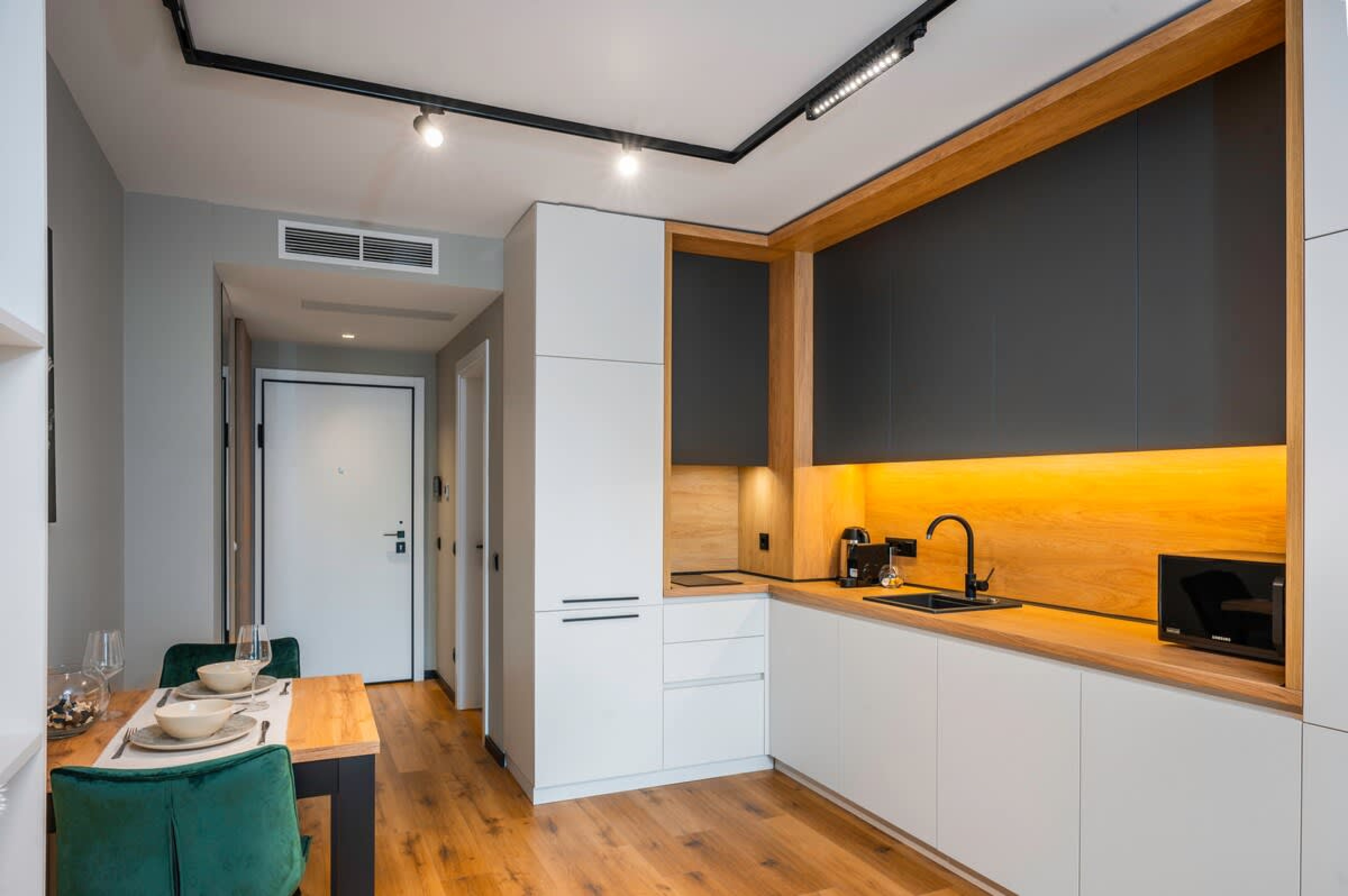 Aviva Living - 4 x Studios - Cover Photo