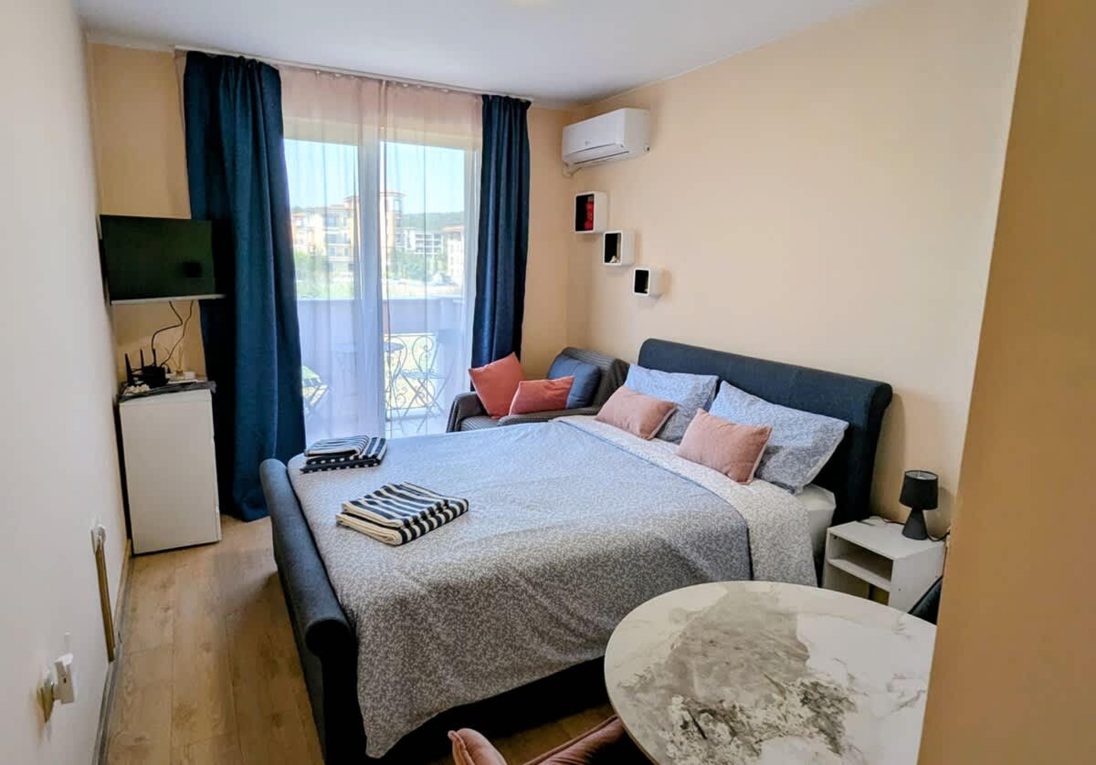 Scoutaround White Logo