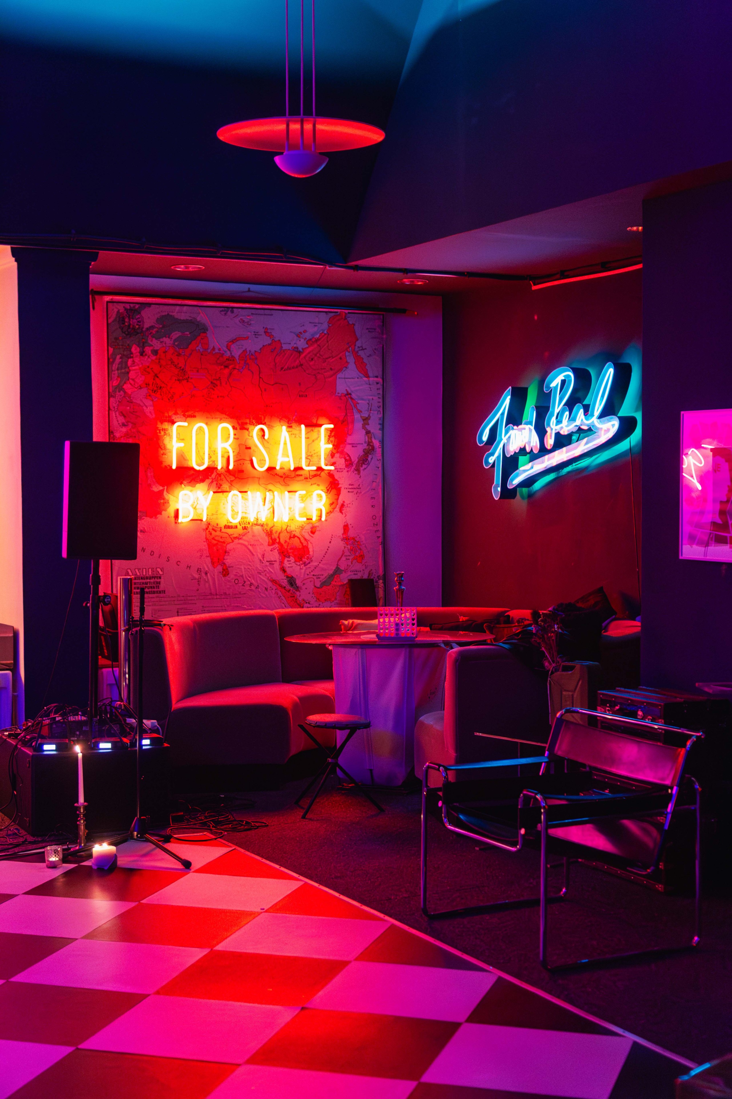 Scoutaround White Logo