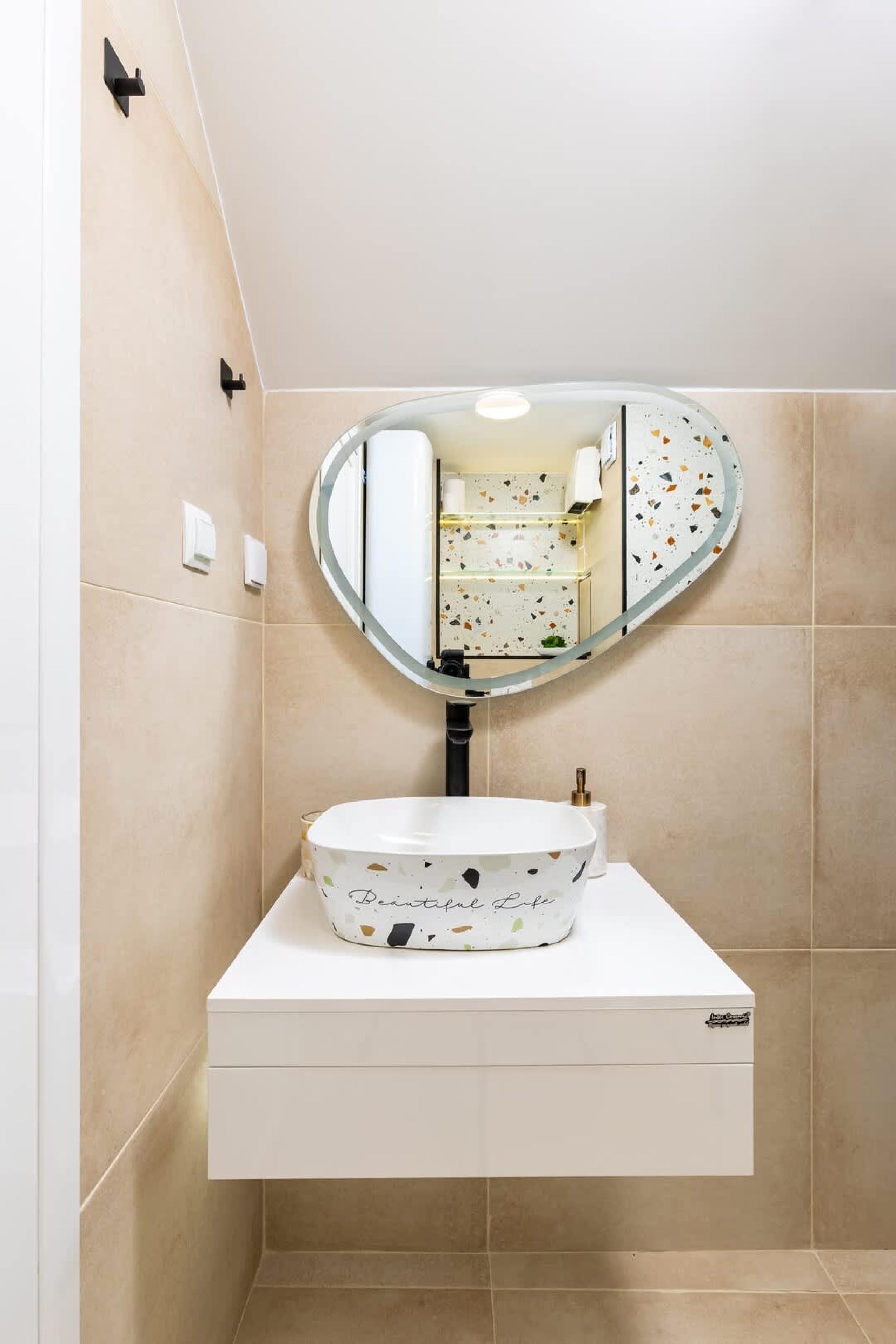 Scoutaround White Logo