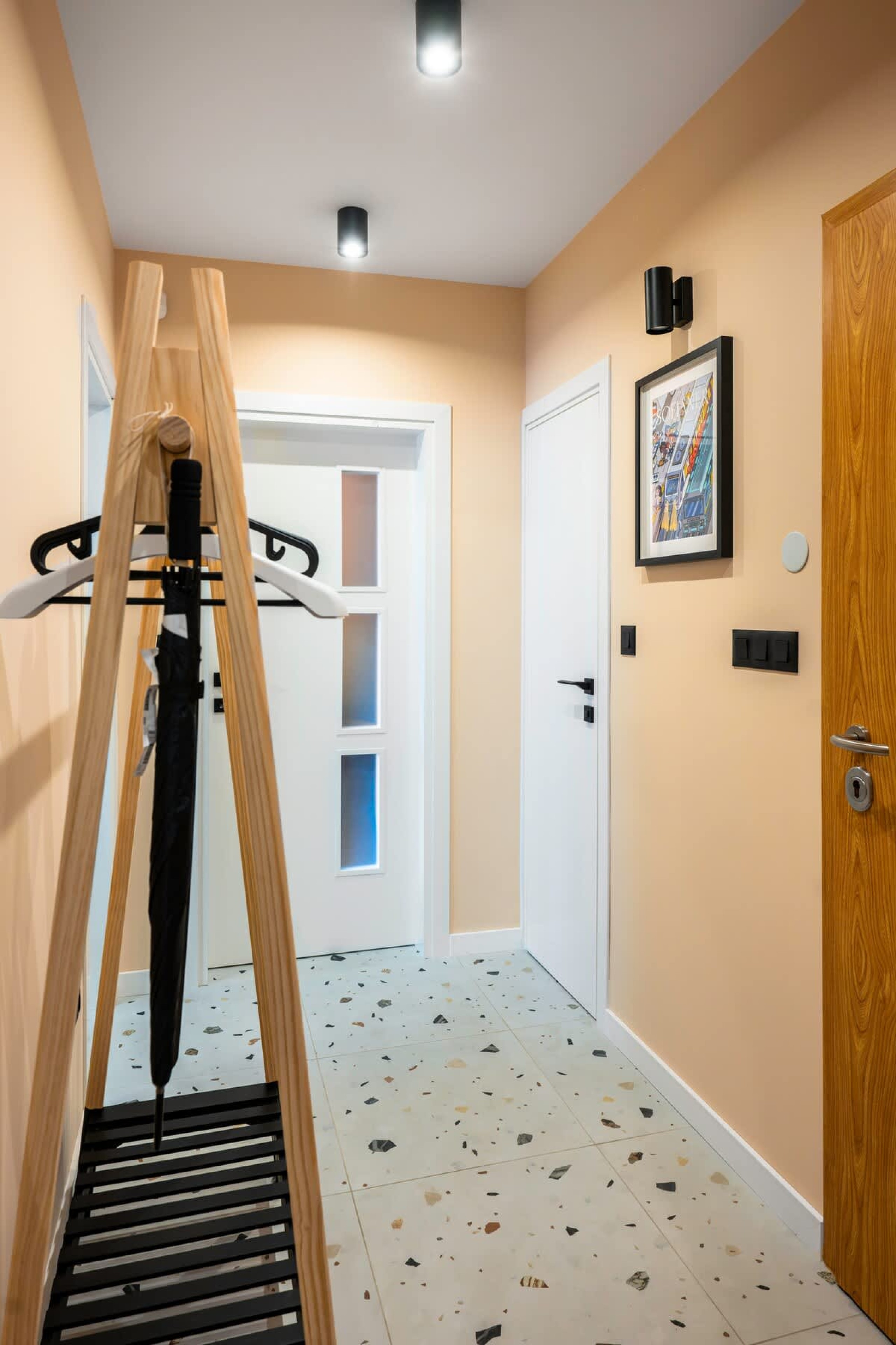 Scoutaround White Logo