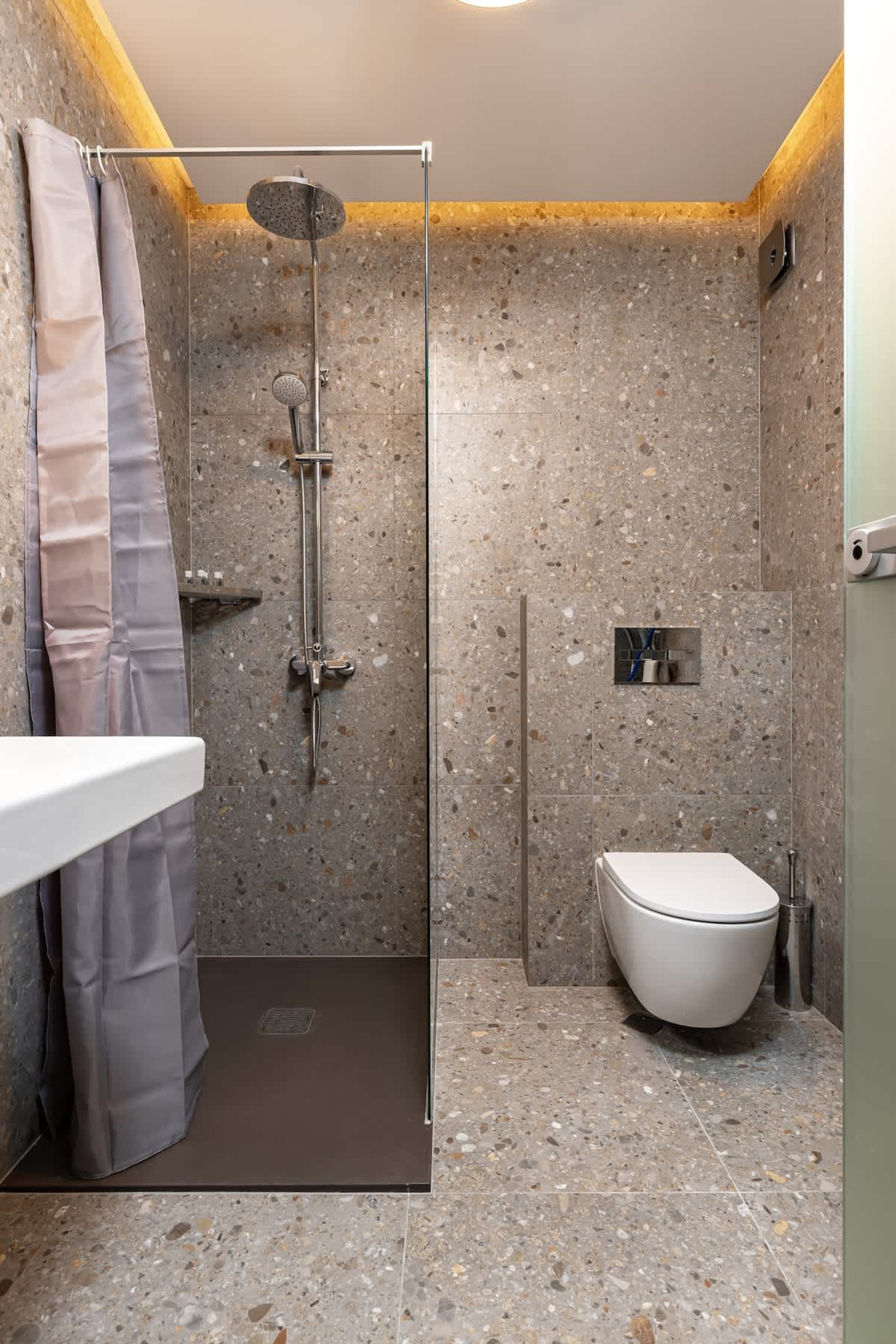 Scoutaround White Logo