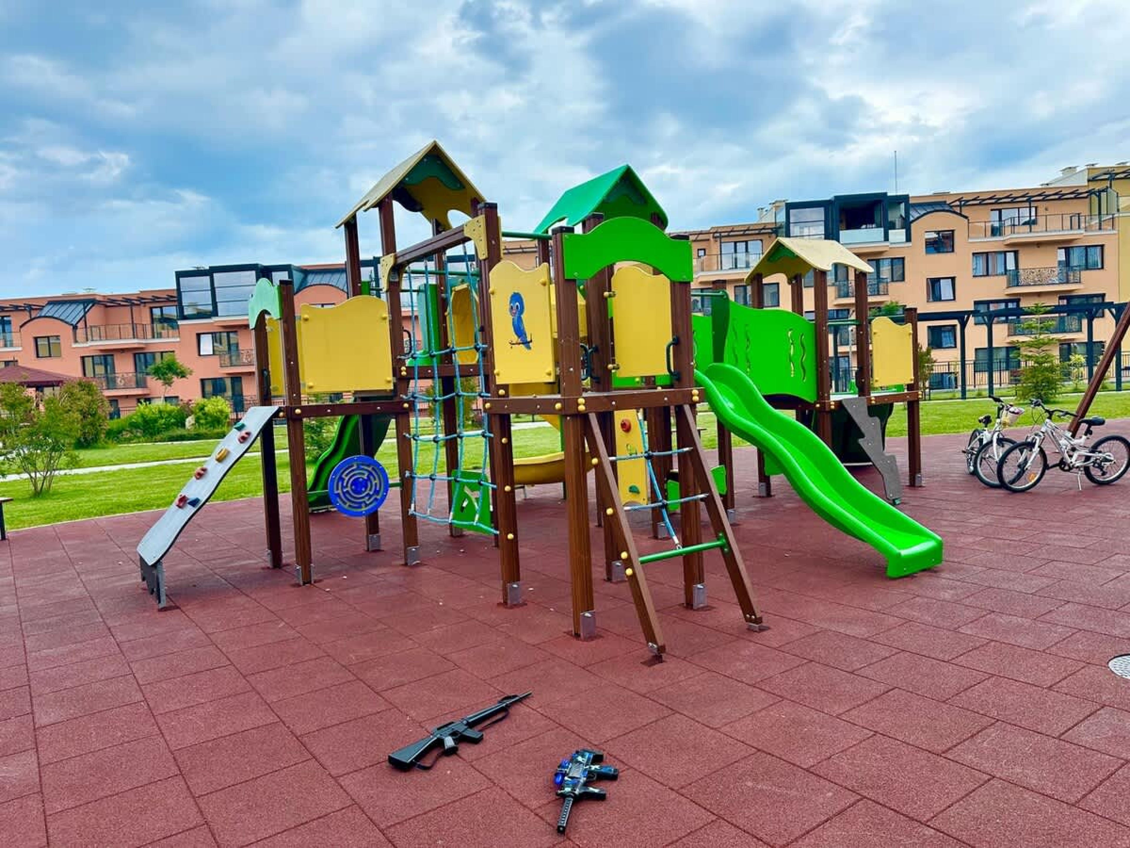 Scoutaround White Logo