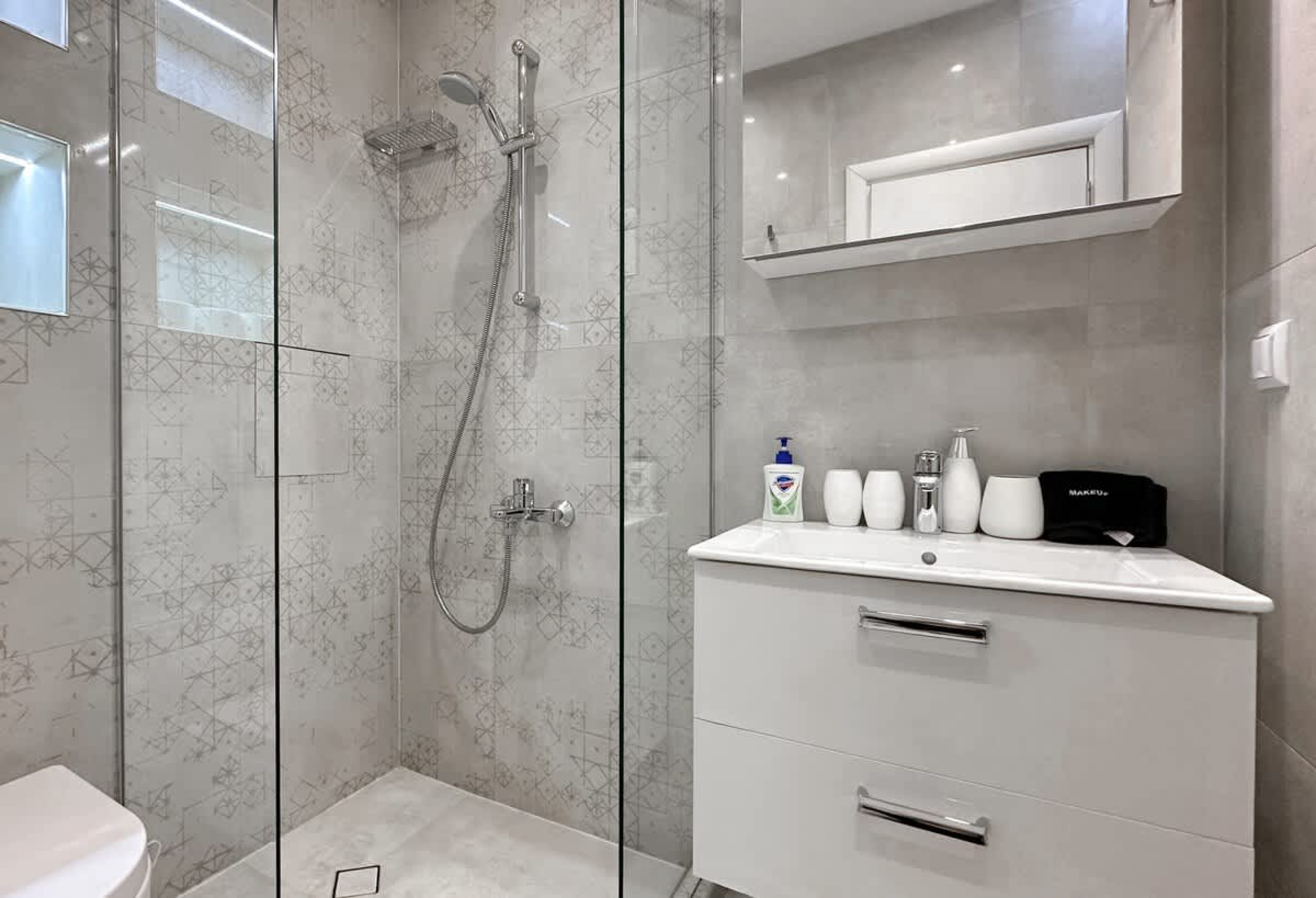 Charming 2BD with Mountain View - Photo 17