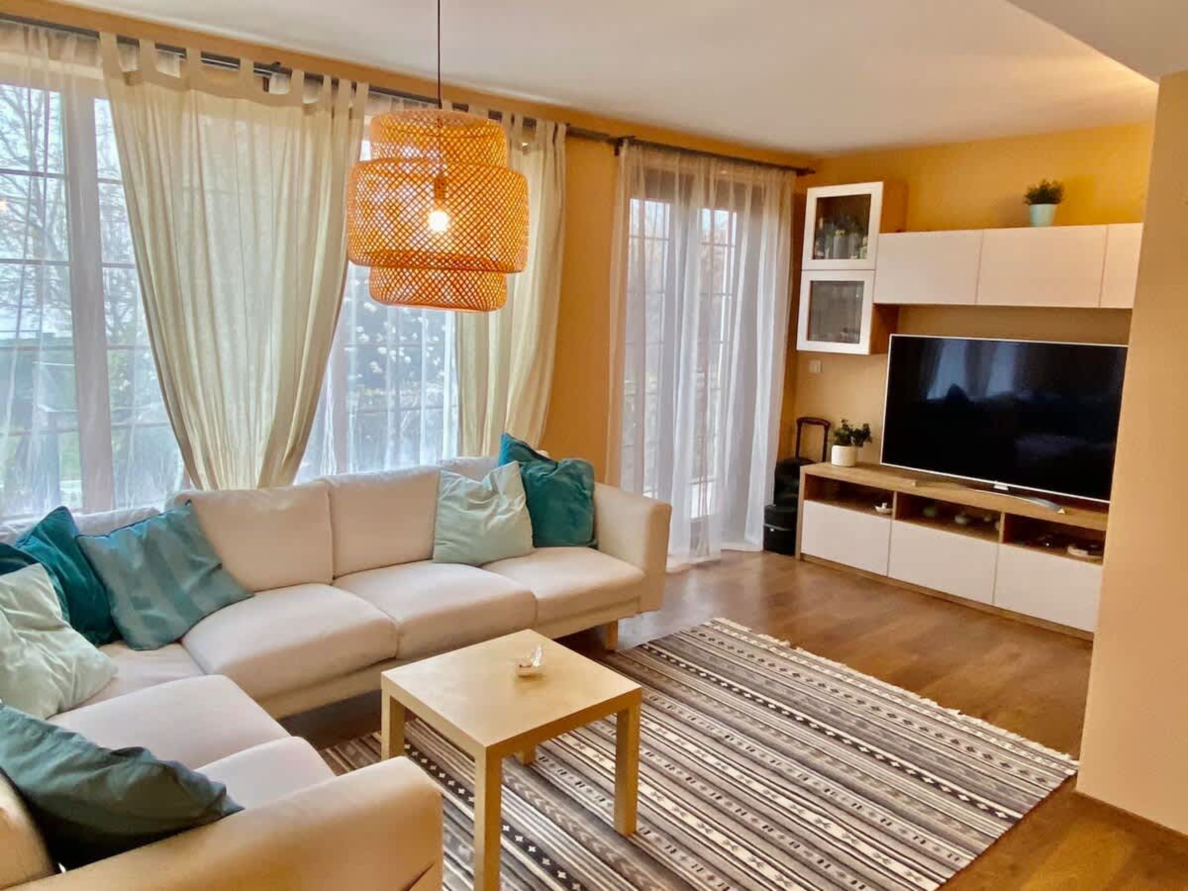 Scoutaround White Logo