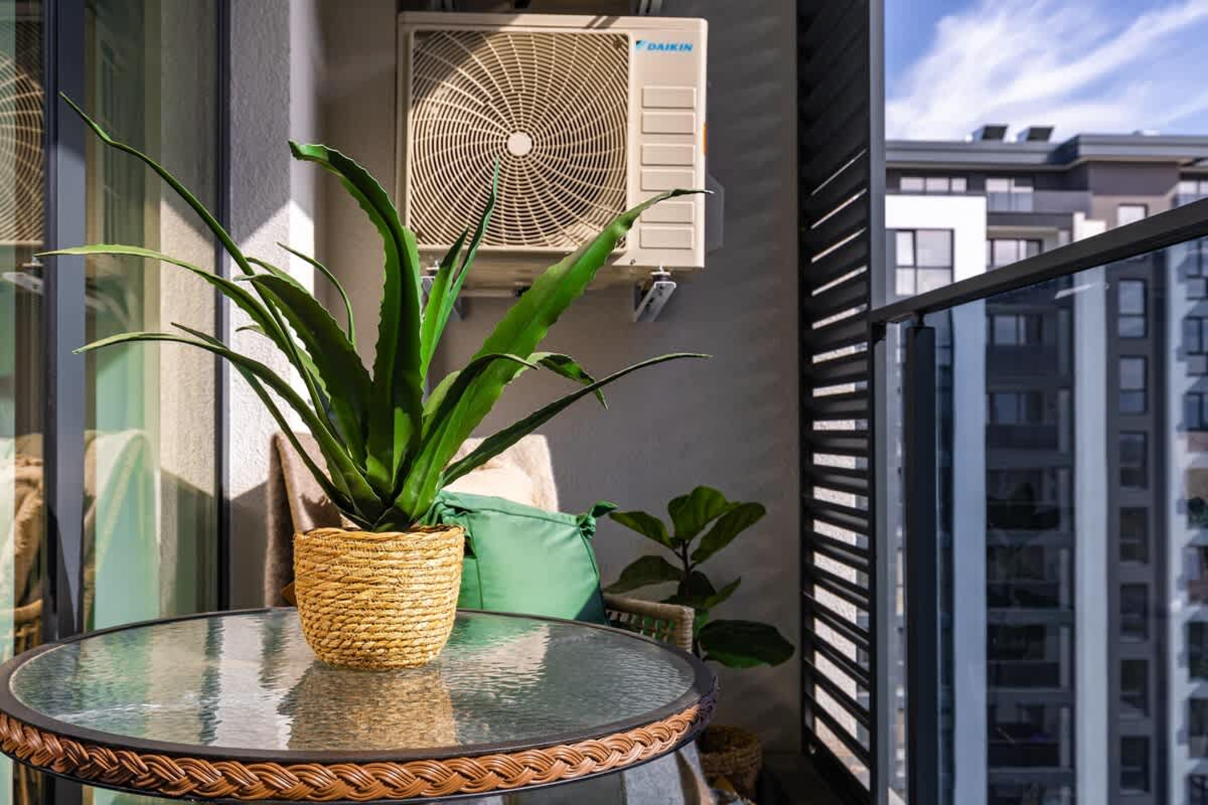 Scoutaround White Logo