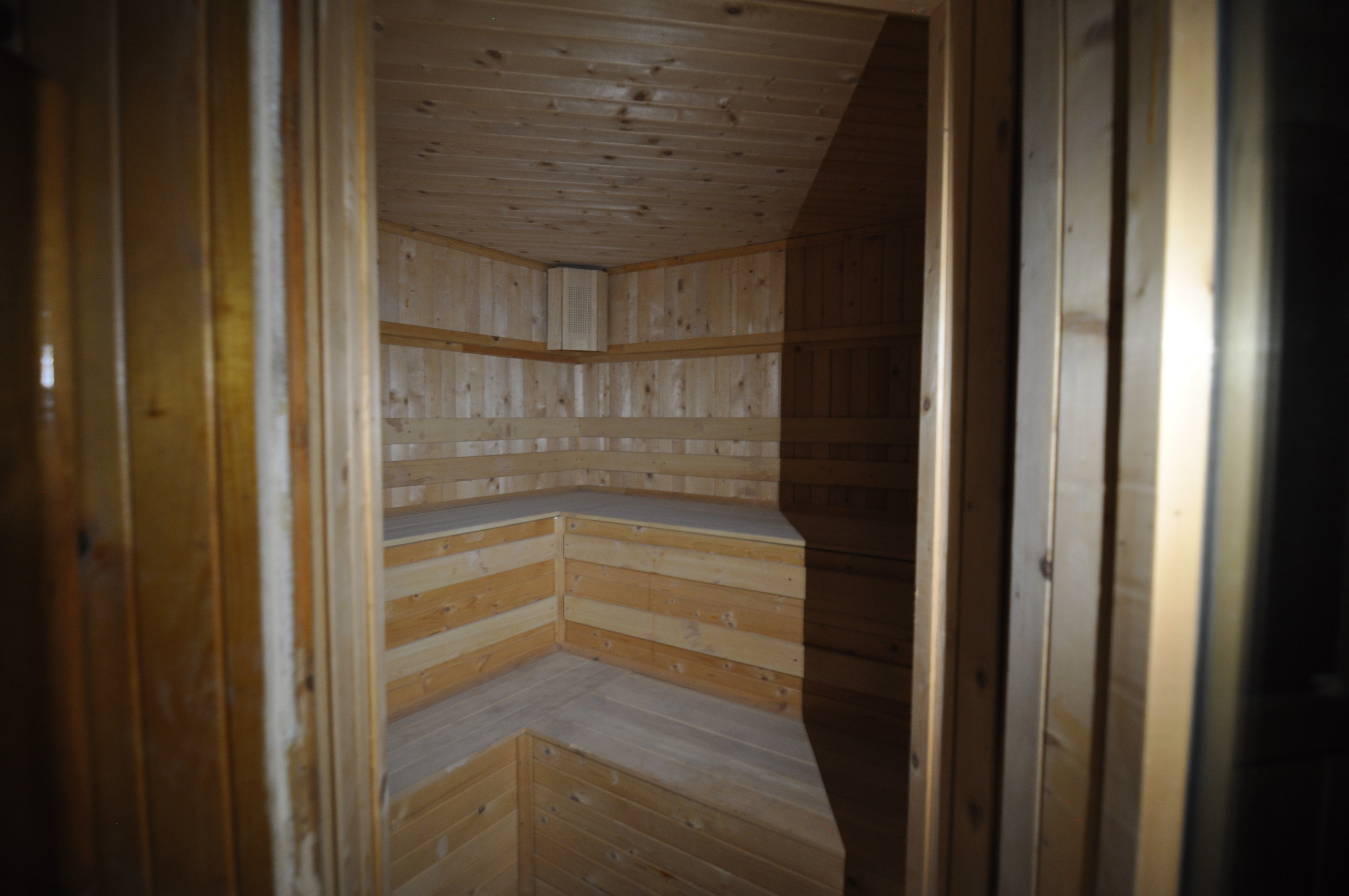 Scoutaround White Logo