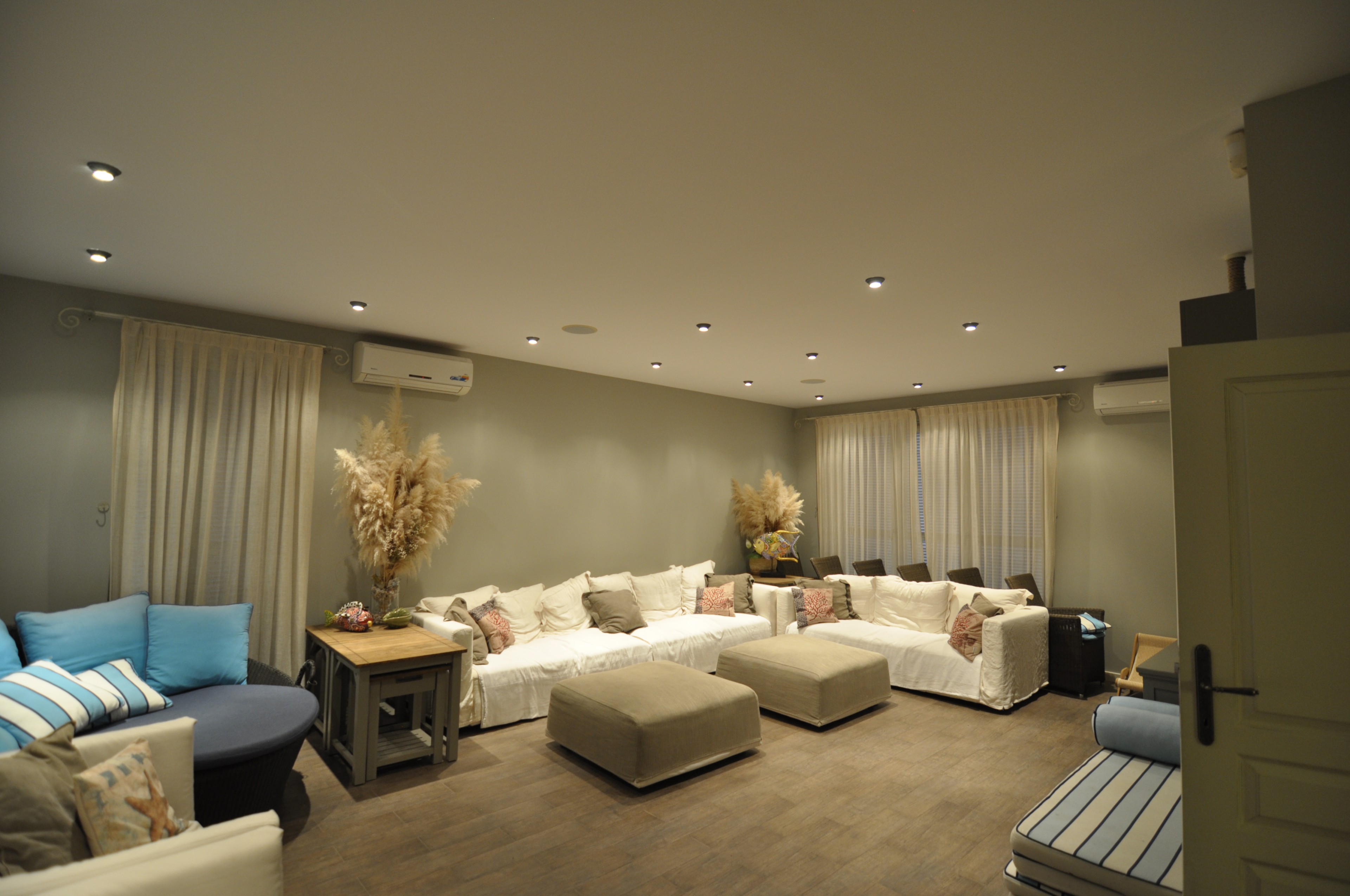 Scoutaround White Logo