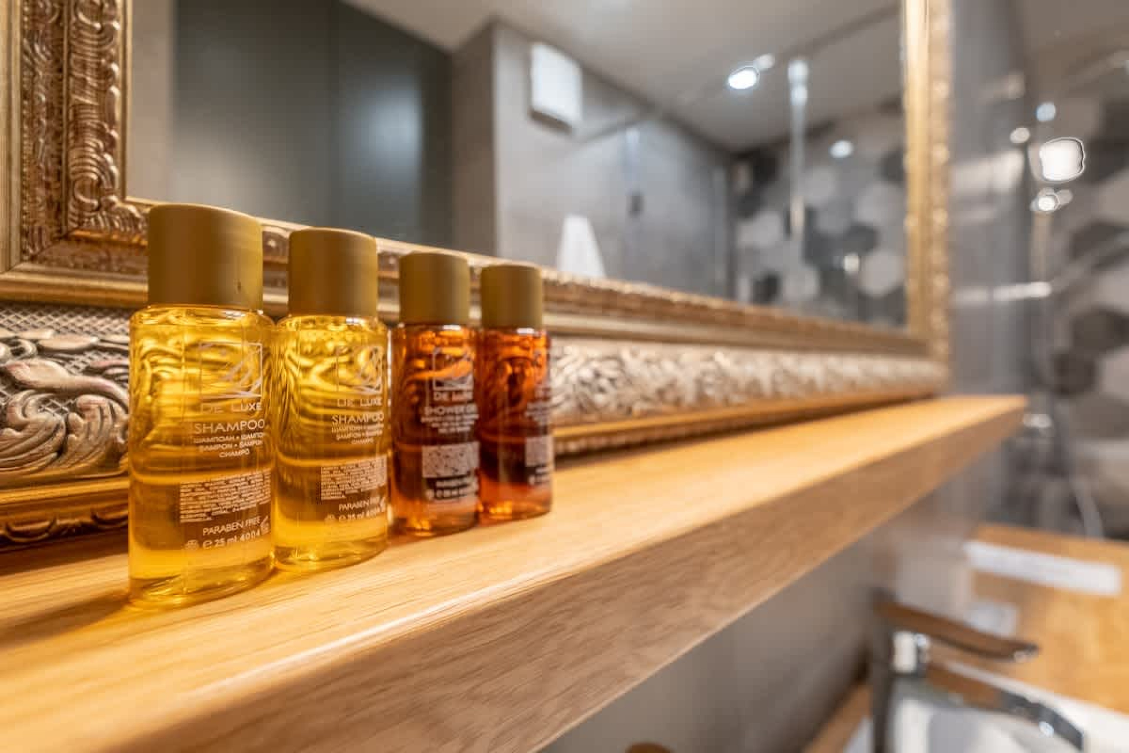 High-end Designer 2BR Aprt + Lift&amp;Balconies - Photo 48