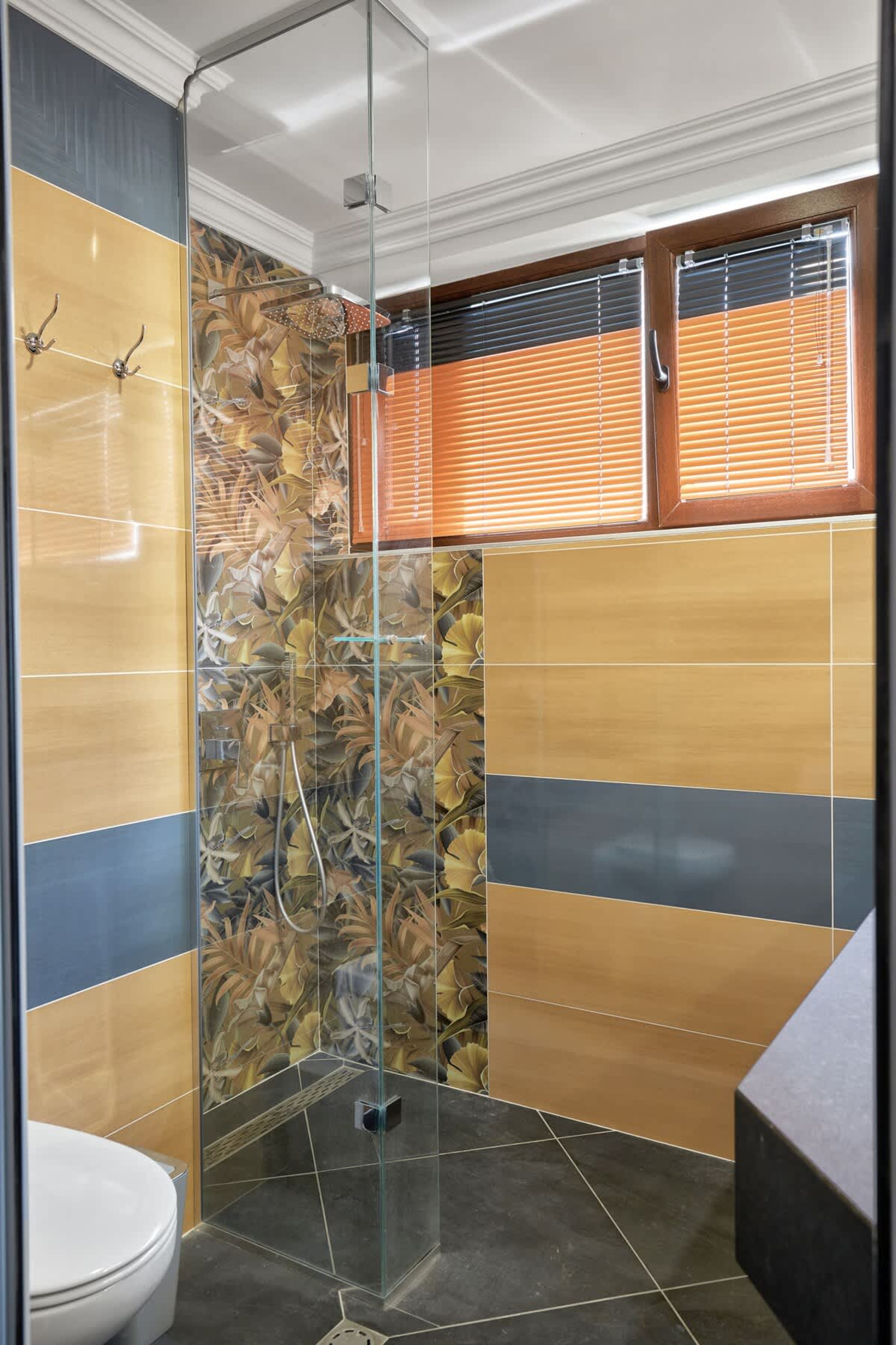 Scoutaround White Logo