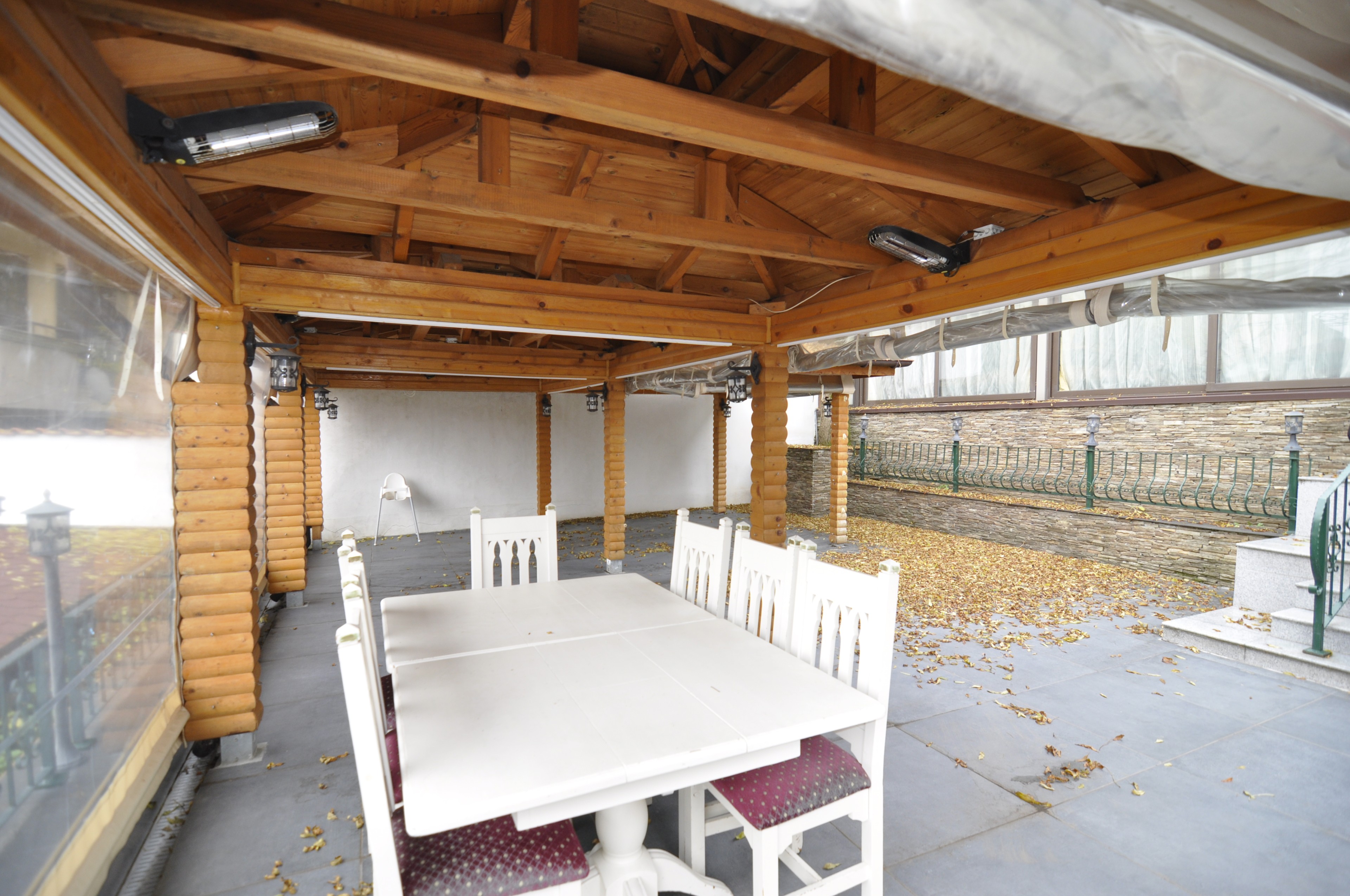 Scoutaround White Logo