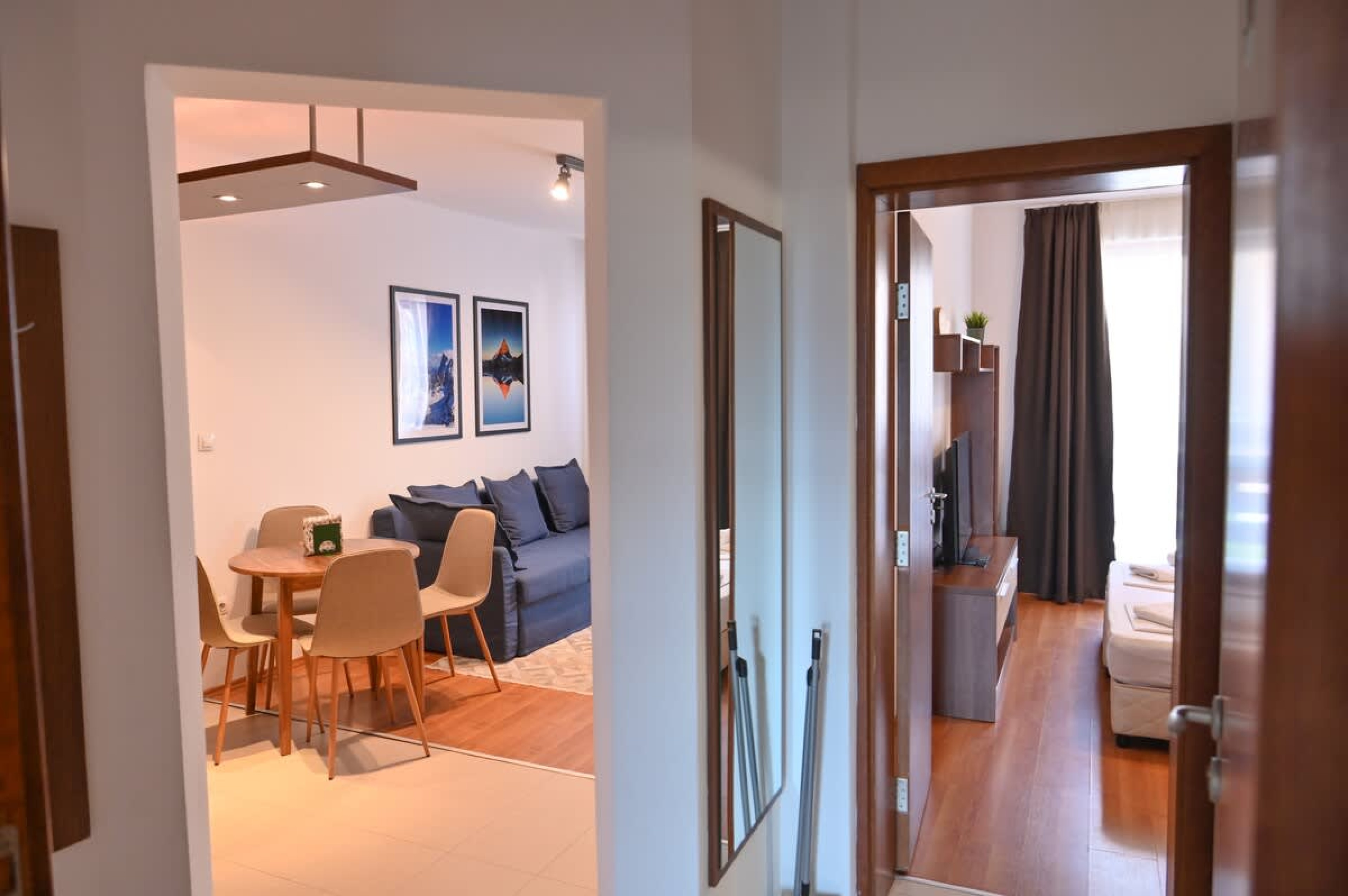 Scoutaround White Logo