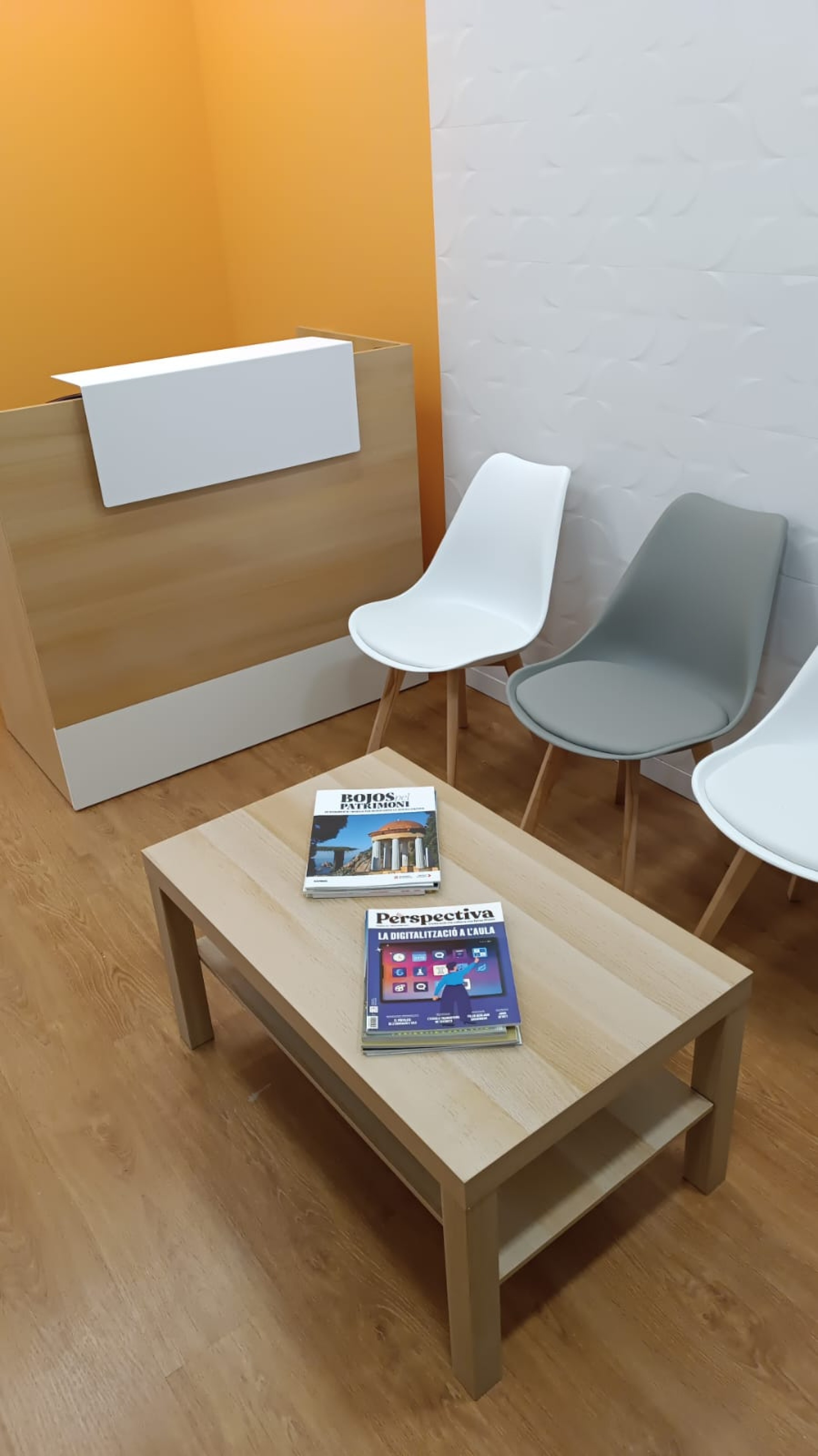 Scoutaround White Logo