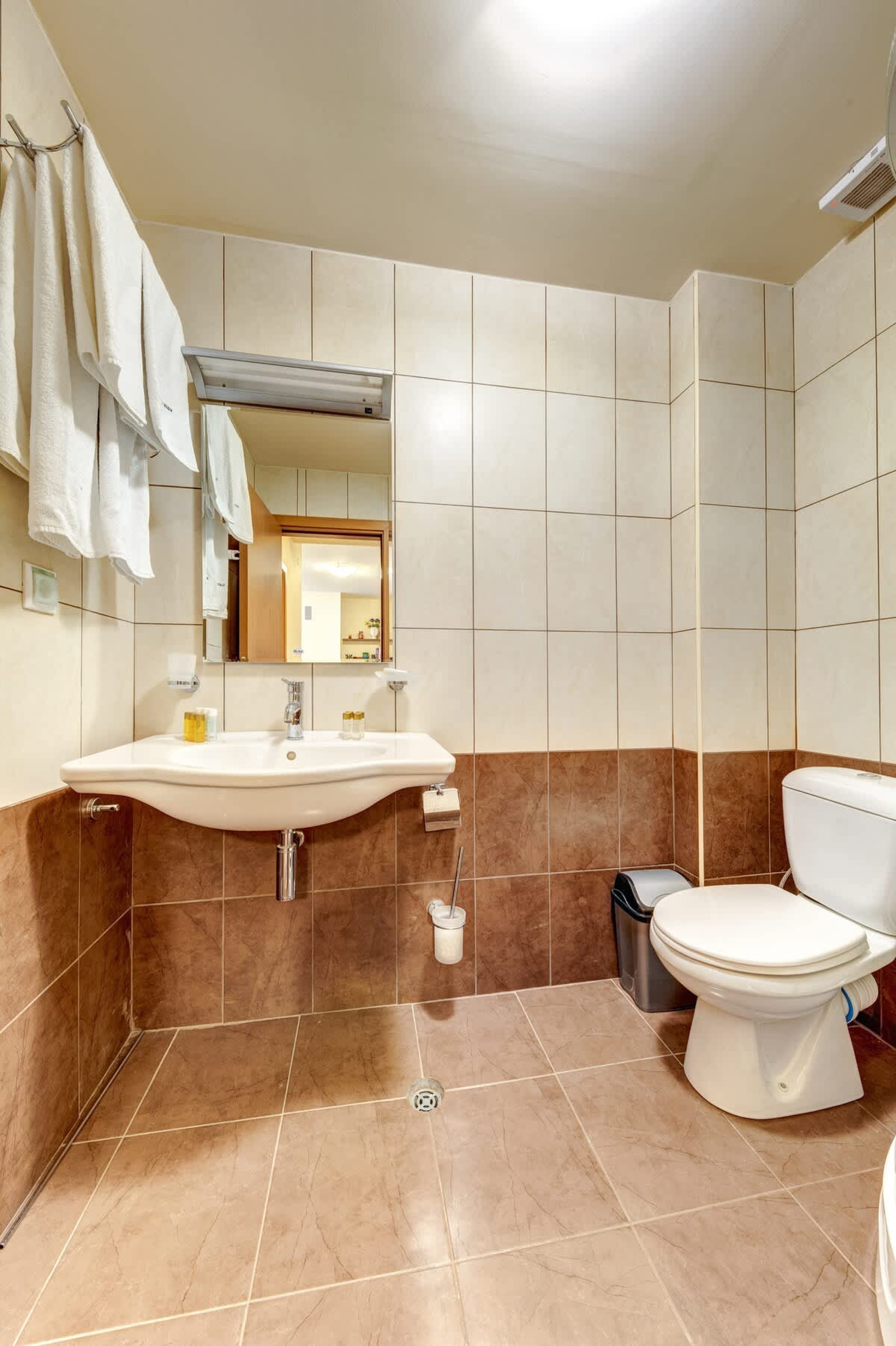 Cosy 1BD Apt w/ Free Parking and Balcony - Photo 24