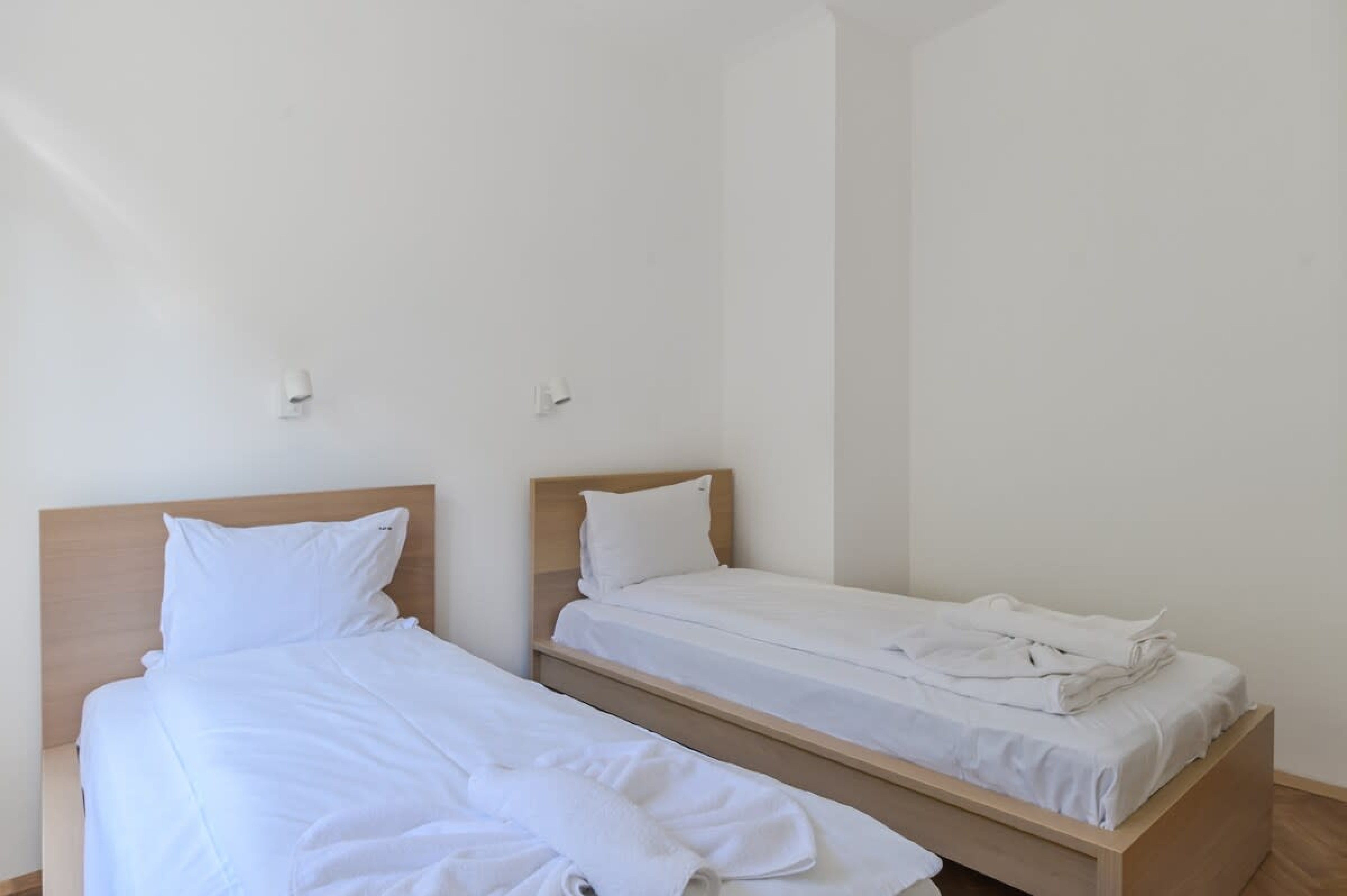 Scoutaround White Logo