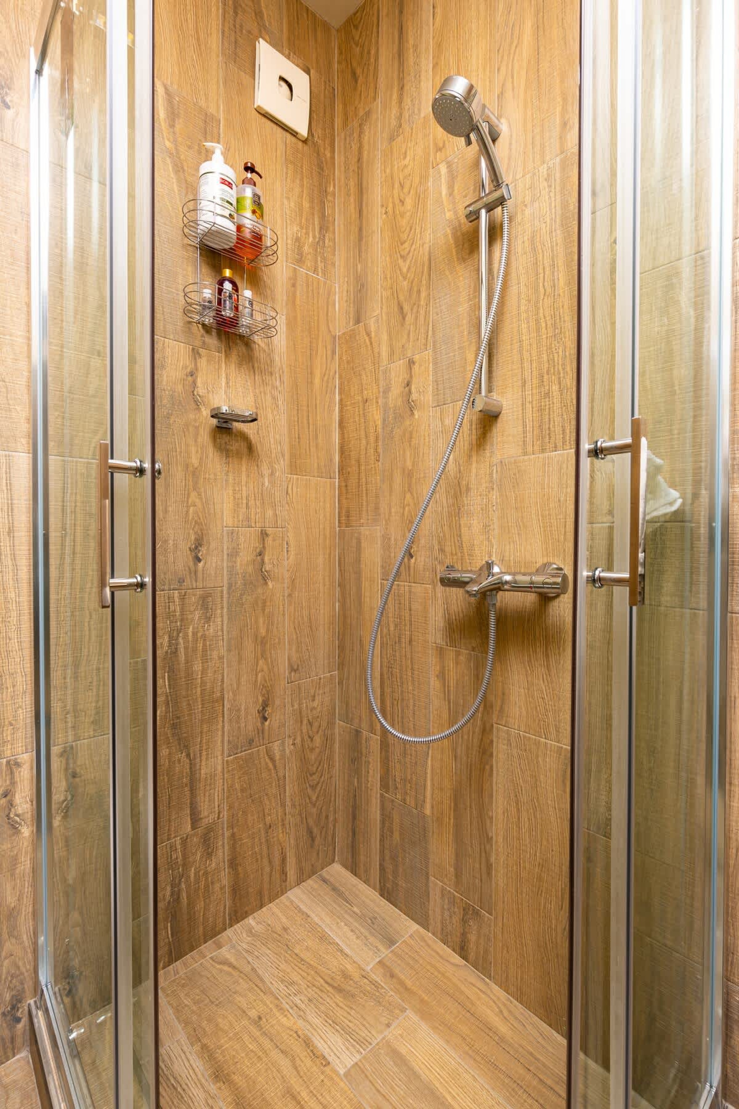 Scoutaround White Logo