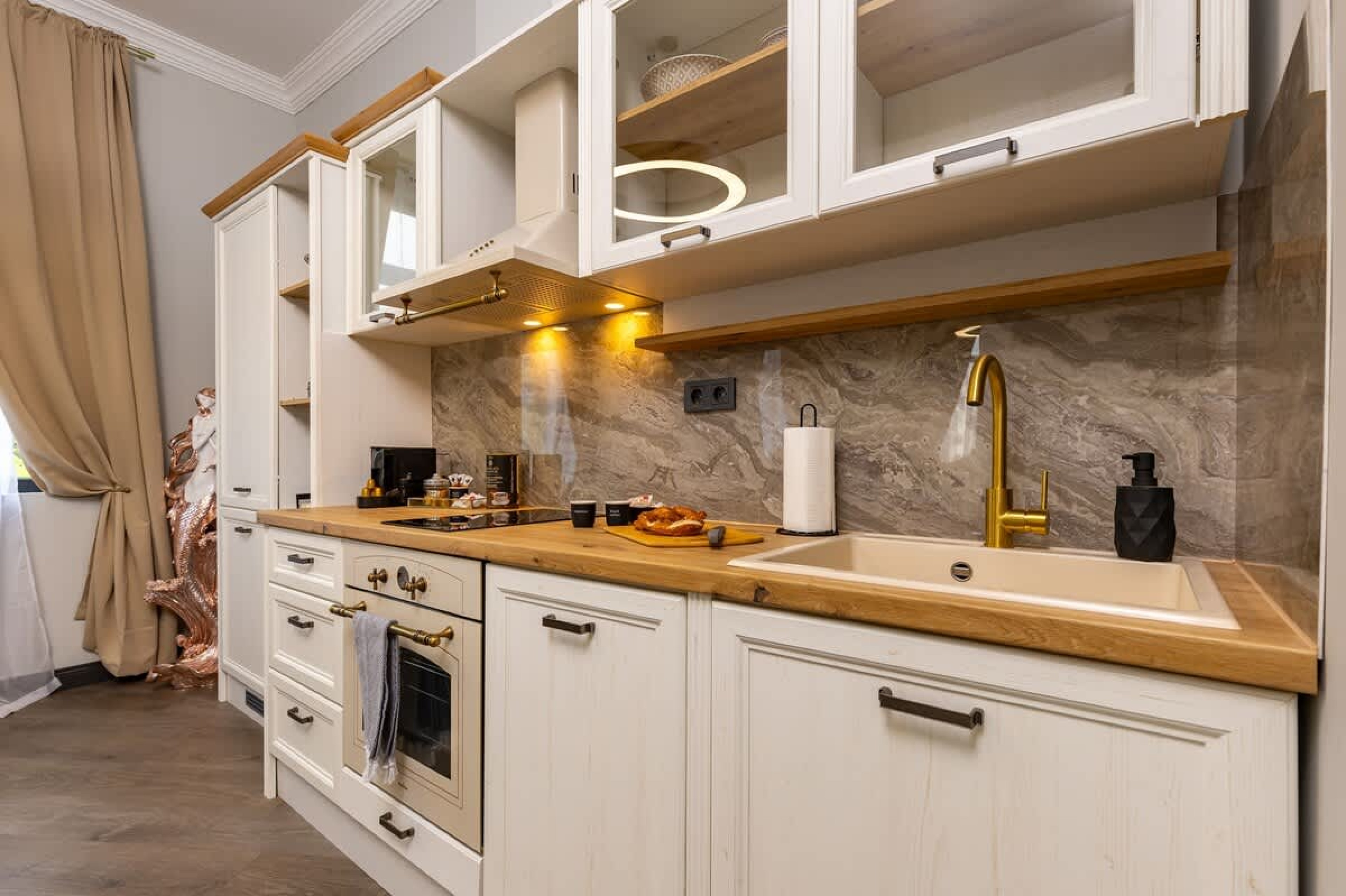 Scoutaround White Logo