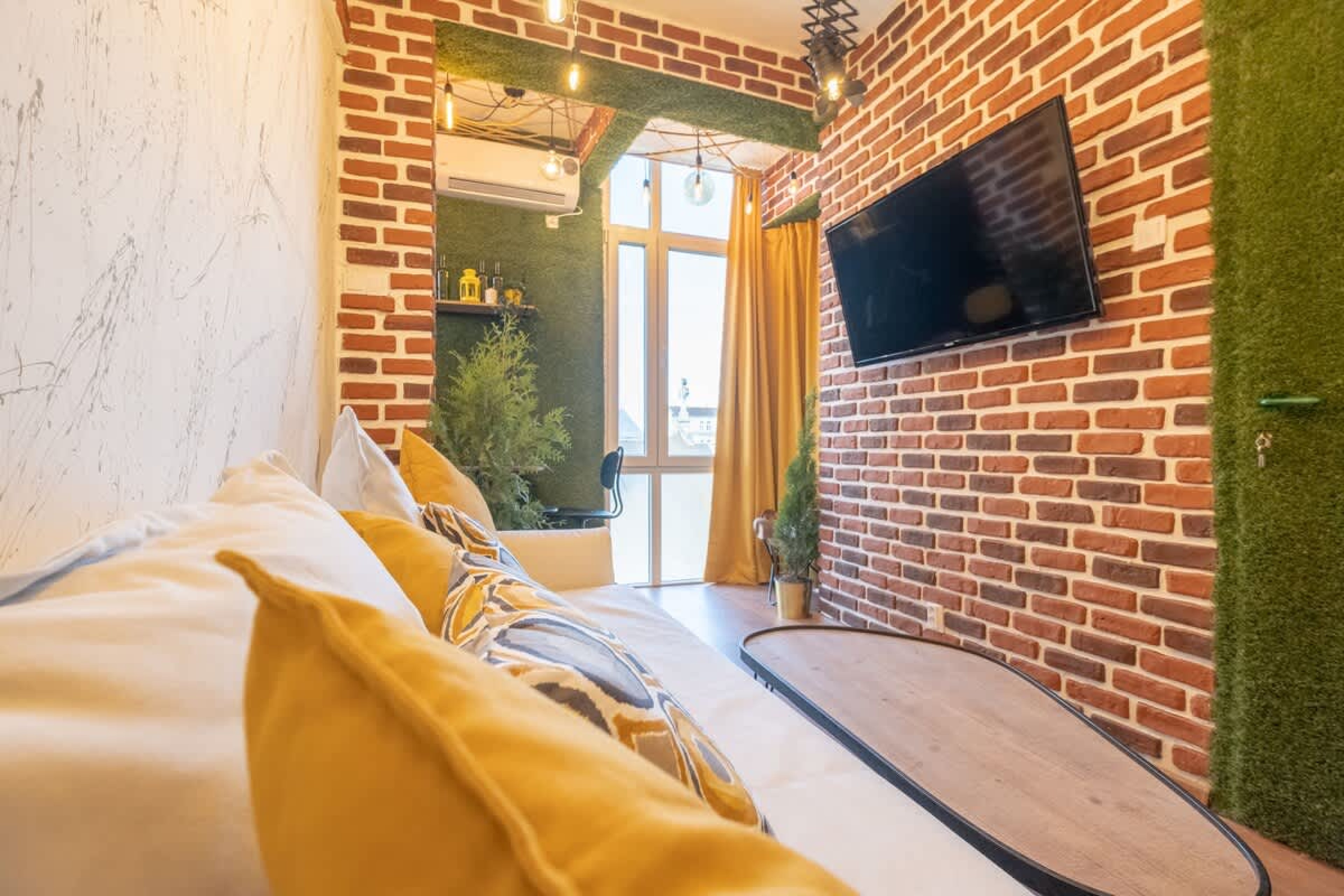 Scoutaround White Logo