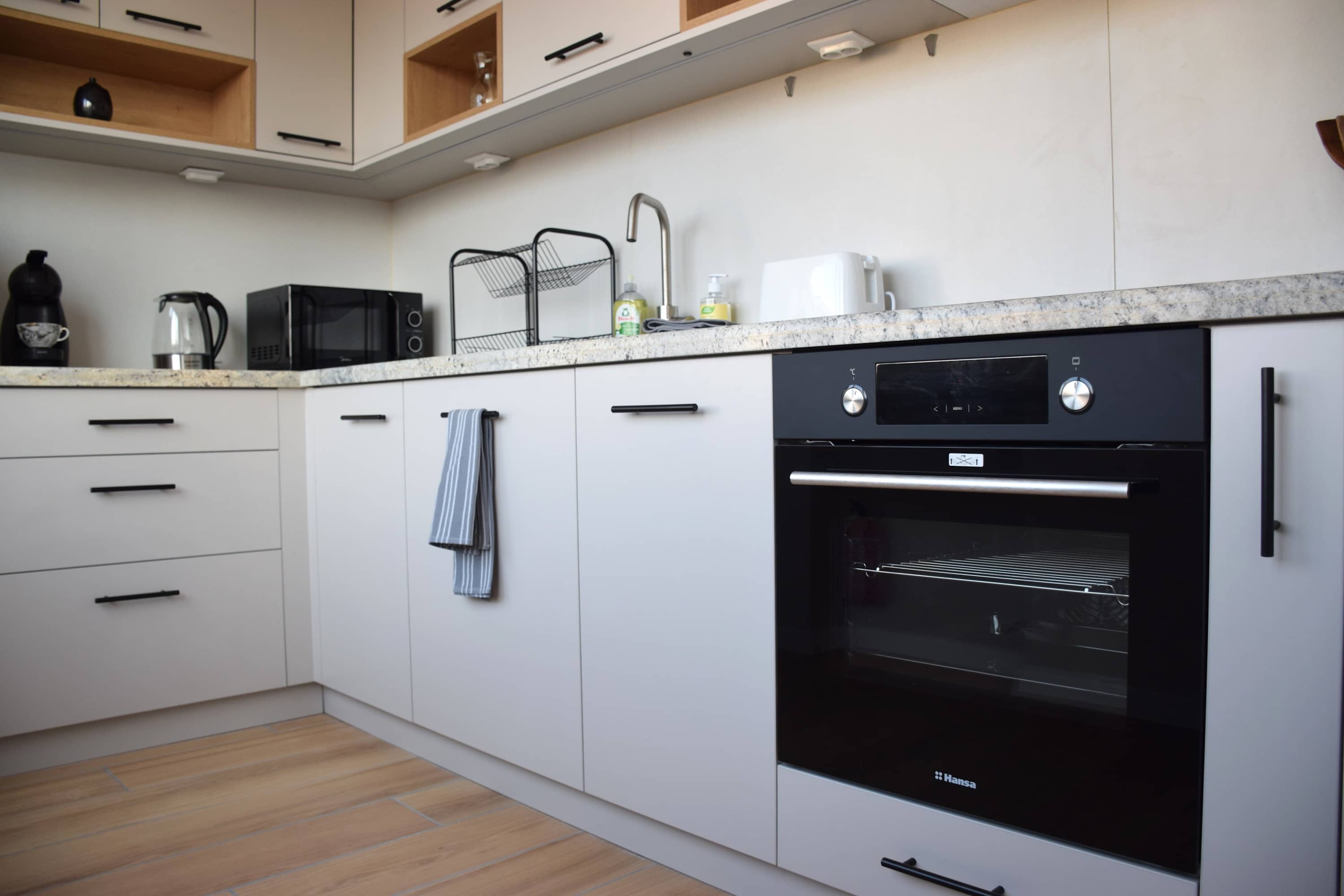 Bright &amp; Cozy 1-Bedroom with Stunning Vitosha View - Photo 25