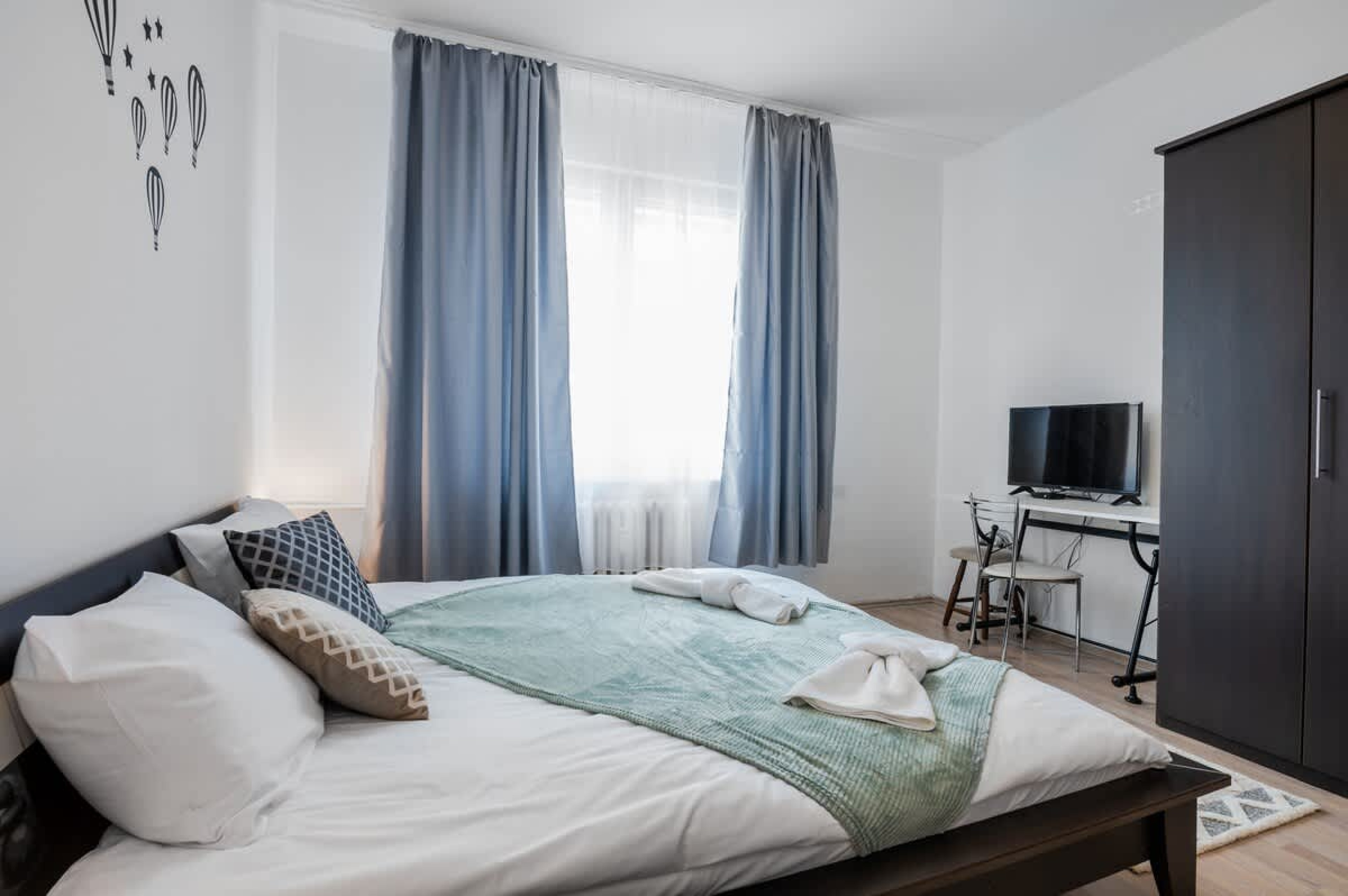 Scoutaround White Logo