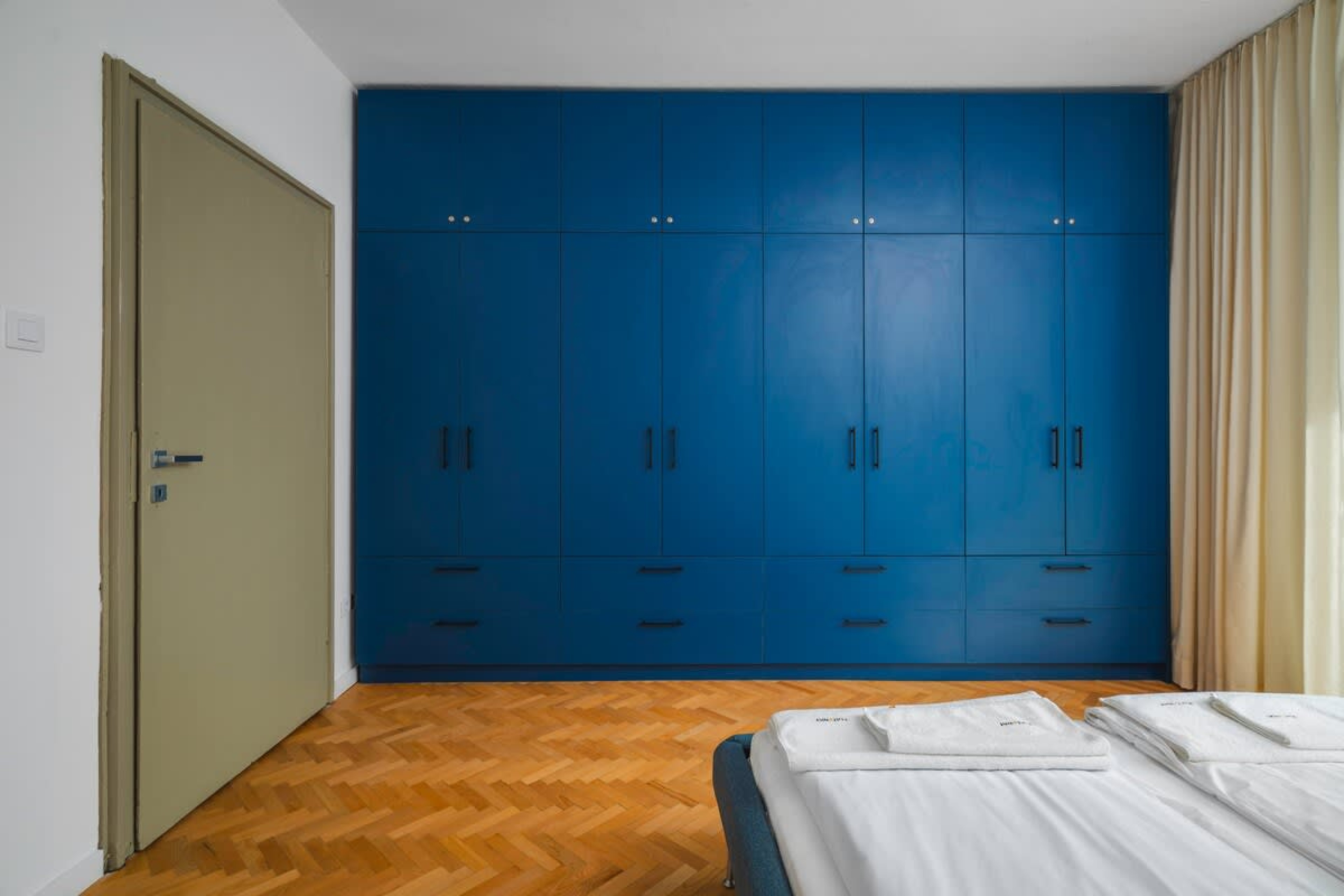 Scoutaround White Logo