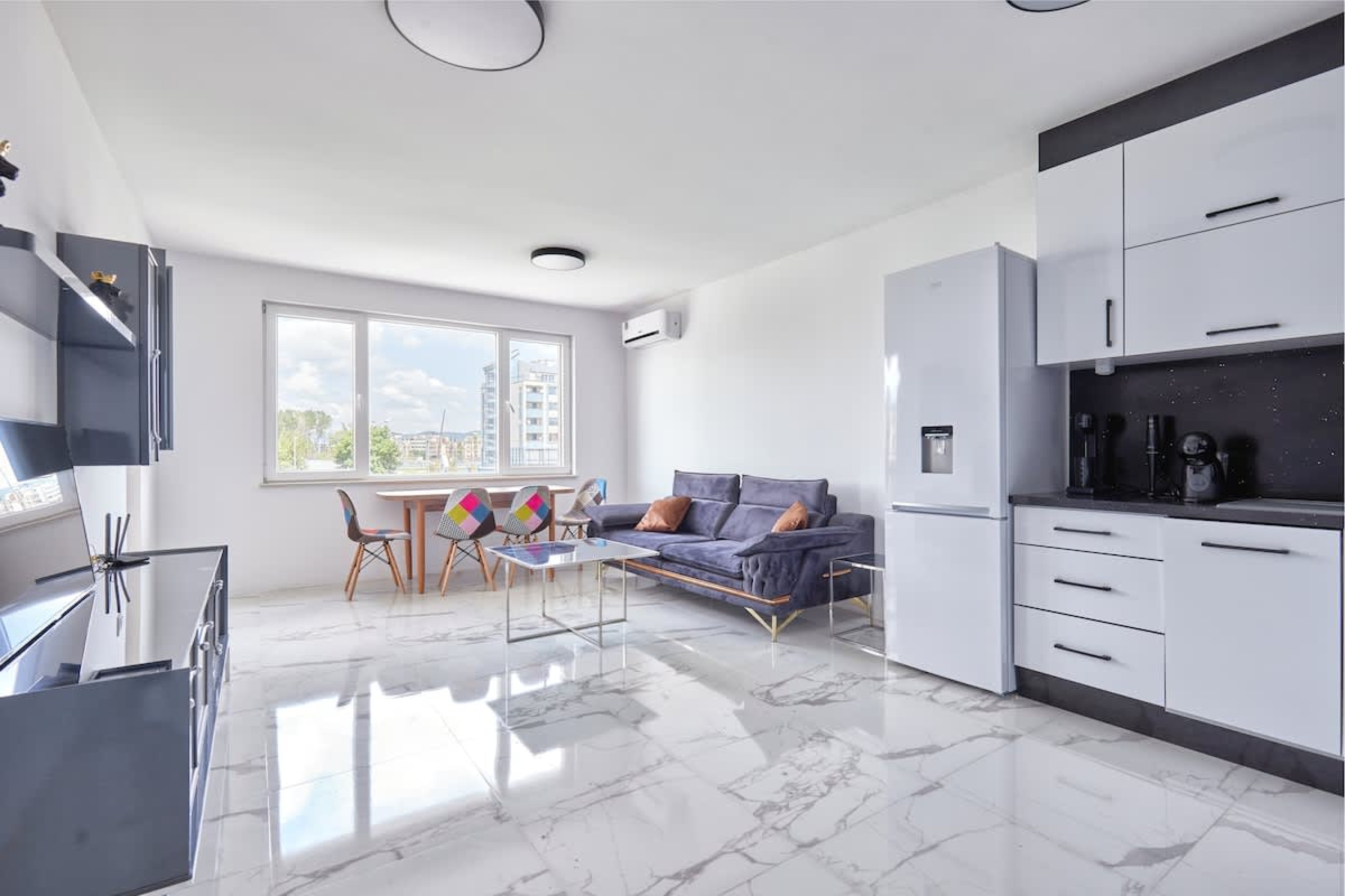 Scoutaround White Logo