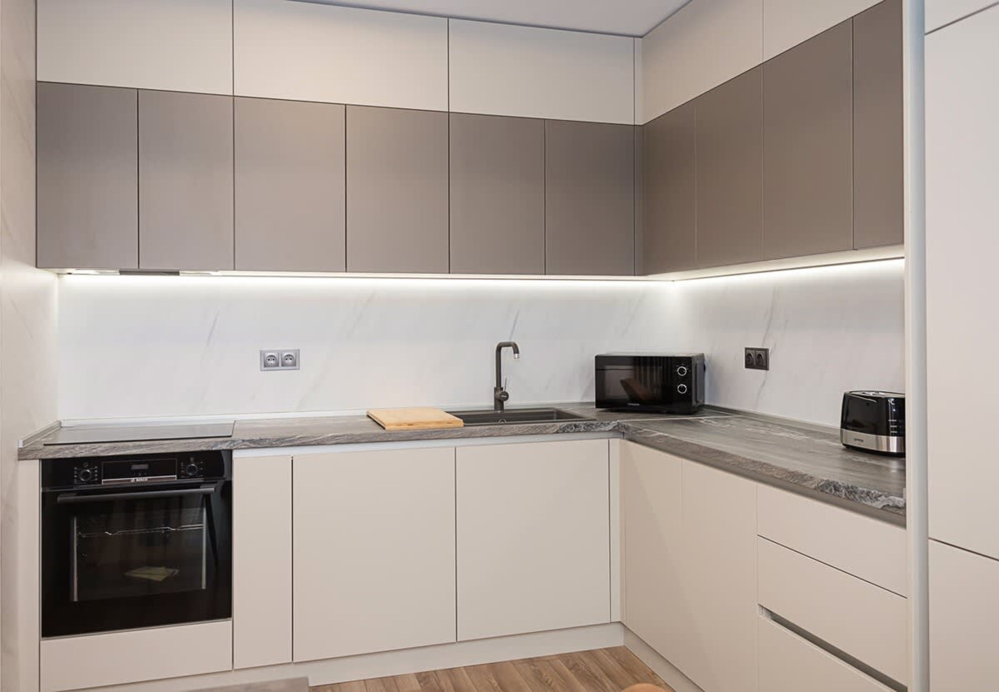 Scoutaround White Logo