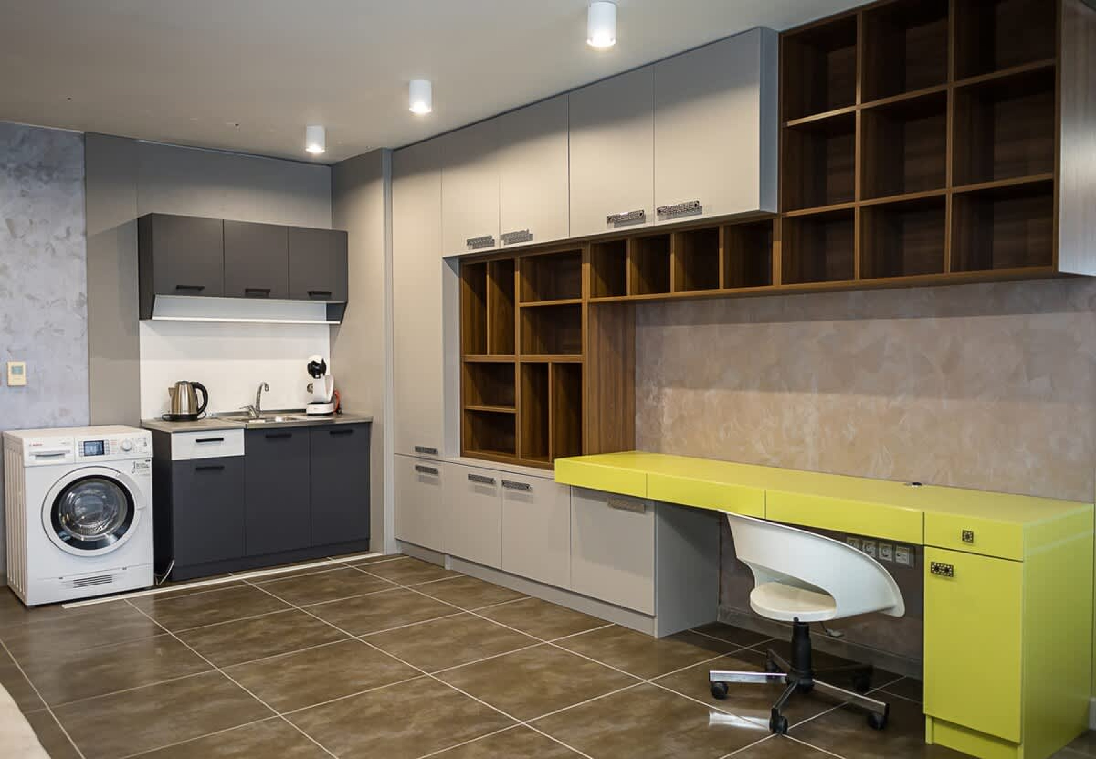 Scoutaround White Logo