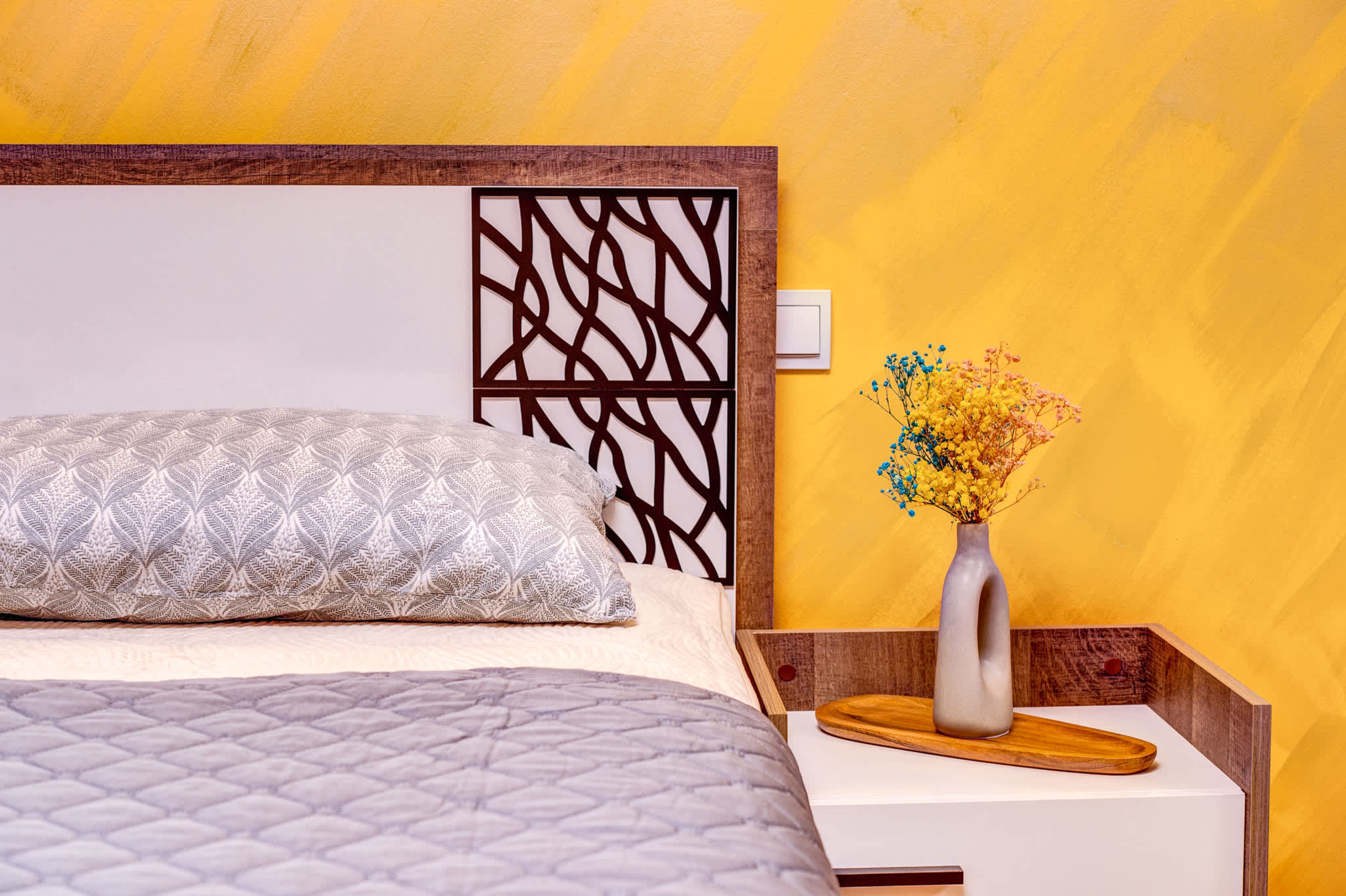 Scoutaround White Logo